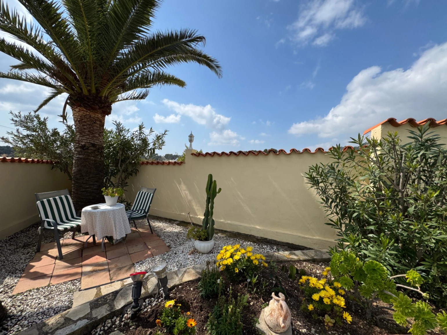 CH3400 - Villa à vendre à Moraira avec appartement d’invités et vue sur la mer