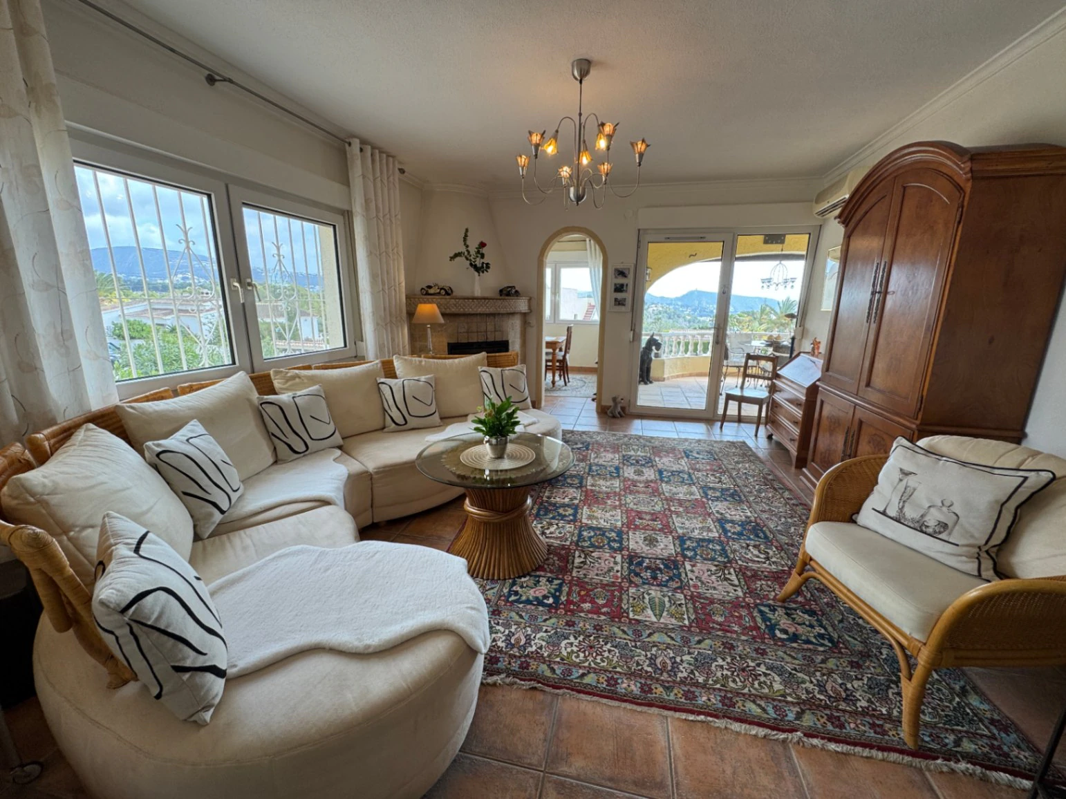 CH3400 - Villa à vendre à Moraira avec appartement d’invités et vue sur la mer