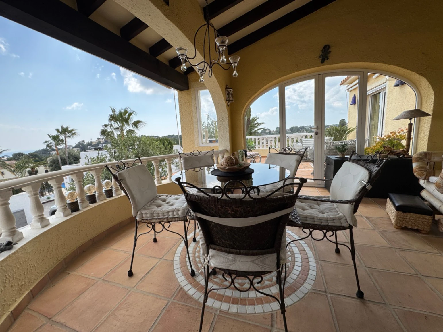 CH3400 - Villa à vendre à Moraira avec appartement d’invités et vue sur la mer