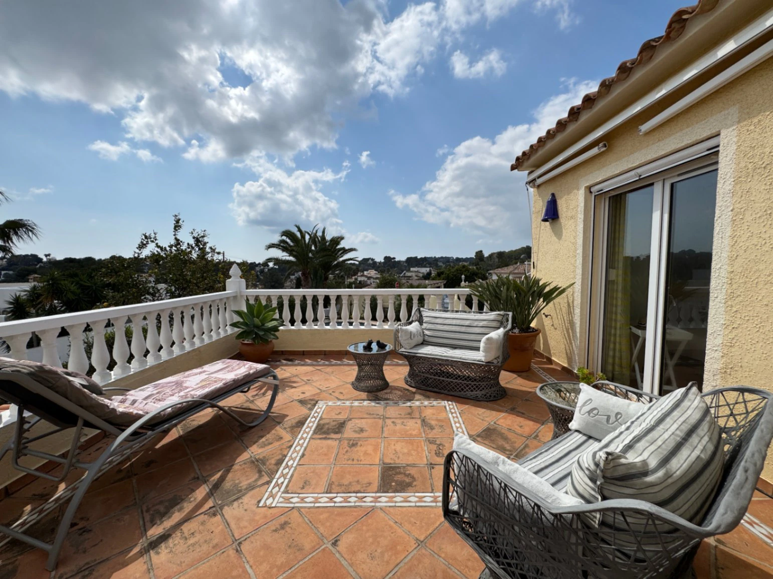 CH3400 - Villa à vendre à Moraira avec appartement d’invités et vue sur la mer