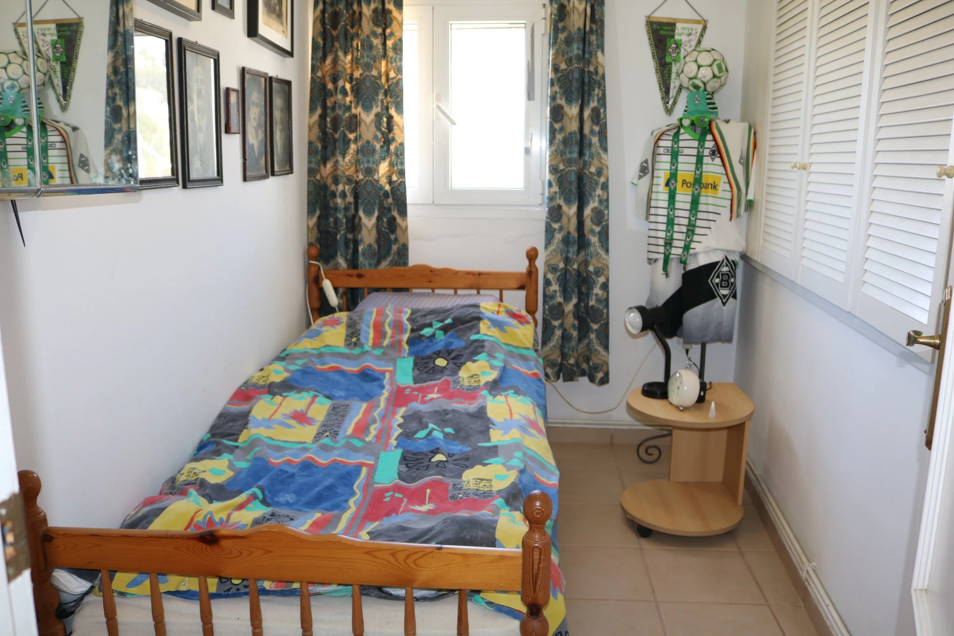 Villa in Moraira with sea views, swimming pool and independent apartments near the golf course
