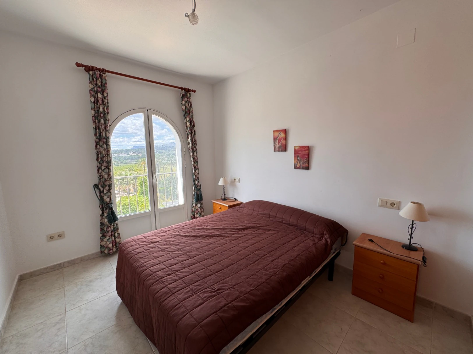 Villa in Moraira, 400 meters from the town center, with swimming pool, sea views and 5 bedrooms