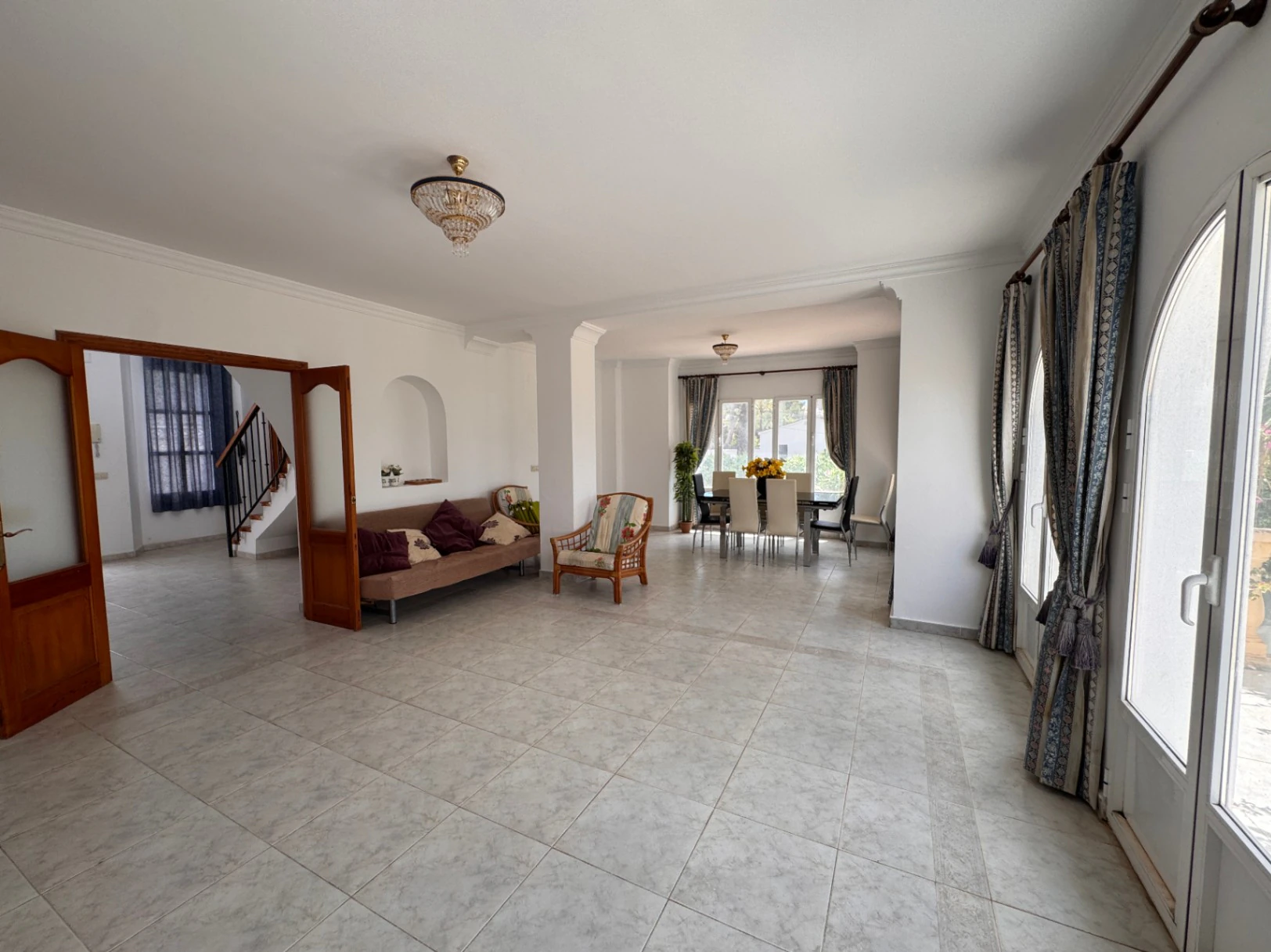 Villa in Moraira, 400 meters from the town center, with swimming pool, sea views and 5 bedrooms