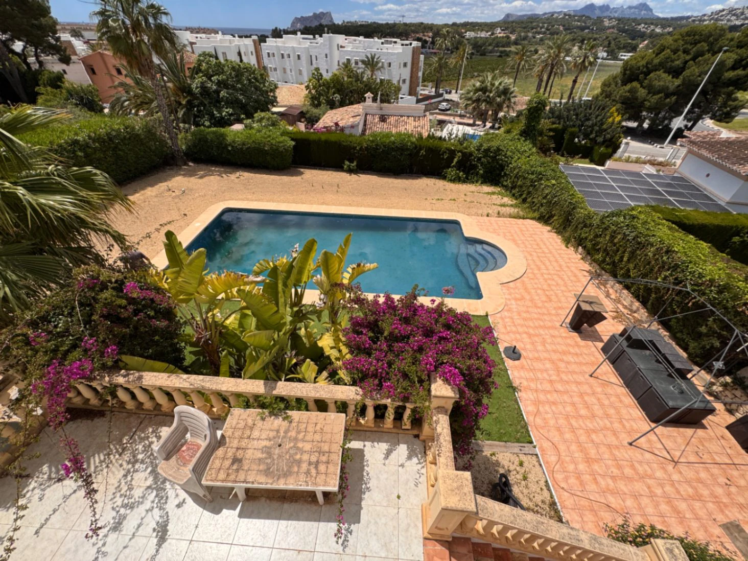 Villa in Moraira, 400 meters from the town center, with swimming pool, sea views and 5 bedrooms