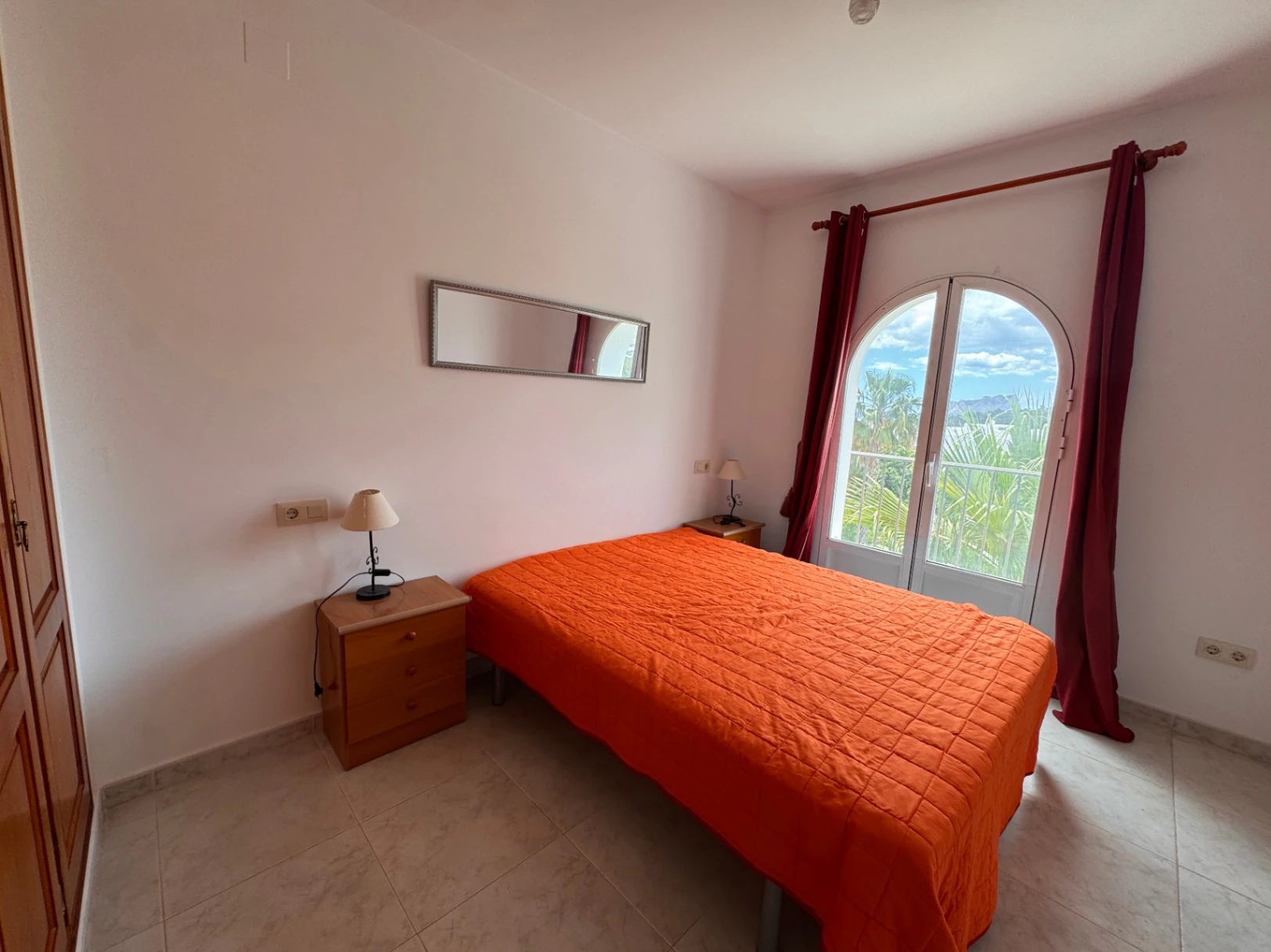 Villa in Moraira, 400 meters from the town center, with swimming pool, sea views and 5 bedrooms