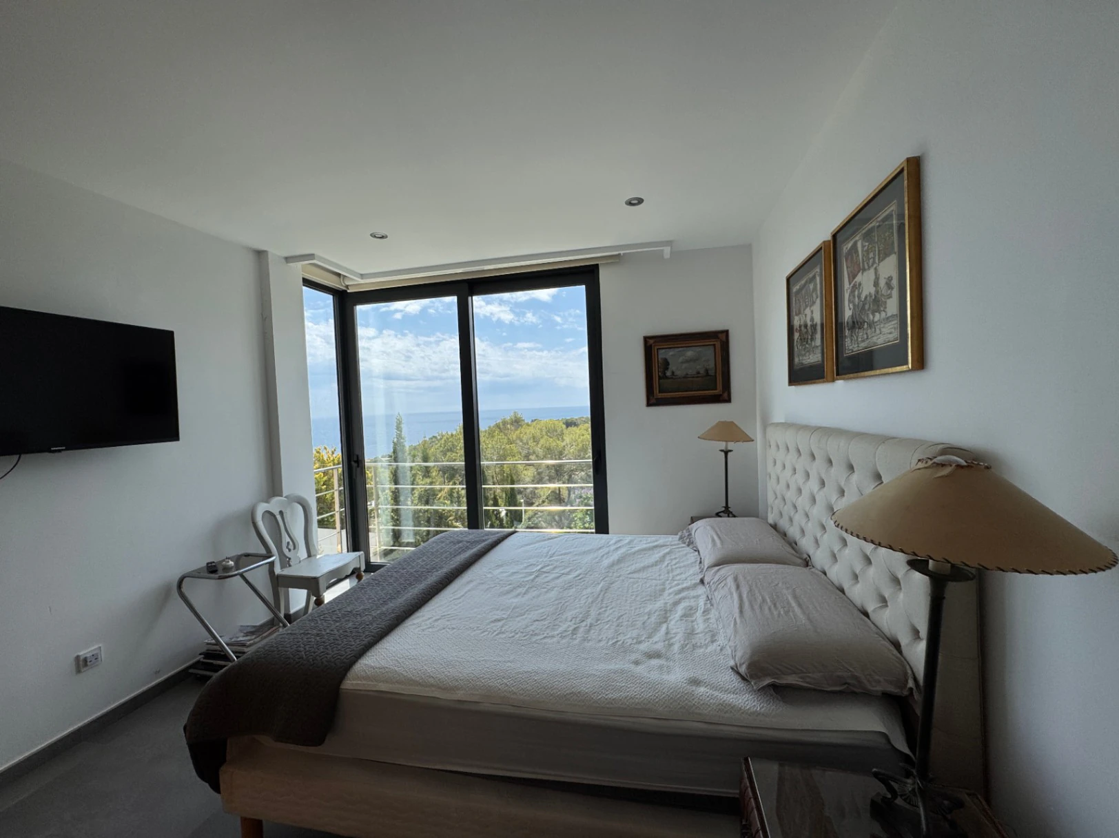 Moderna villa en venta en Benissa con vistas al mar, piscina infinity y diseño contemporáneo