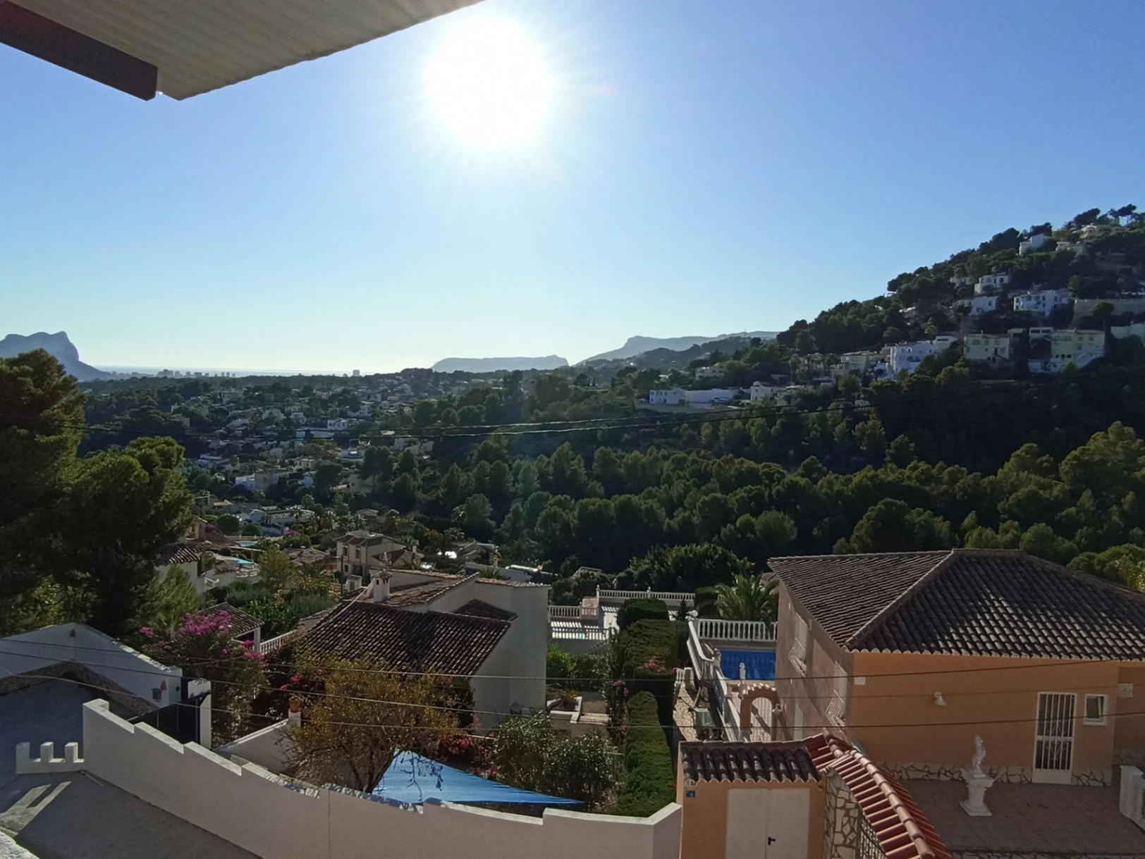 CH3158 - Villa in Moraira mit Meerblick, Pool und separaten Apartments nahe dem Golfplatz