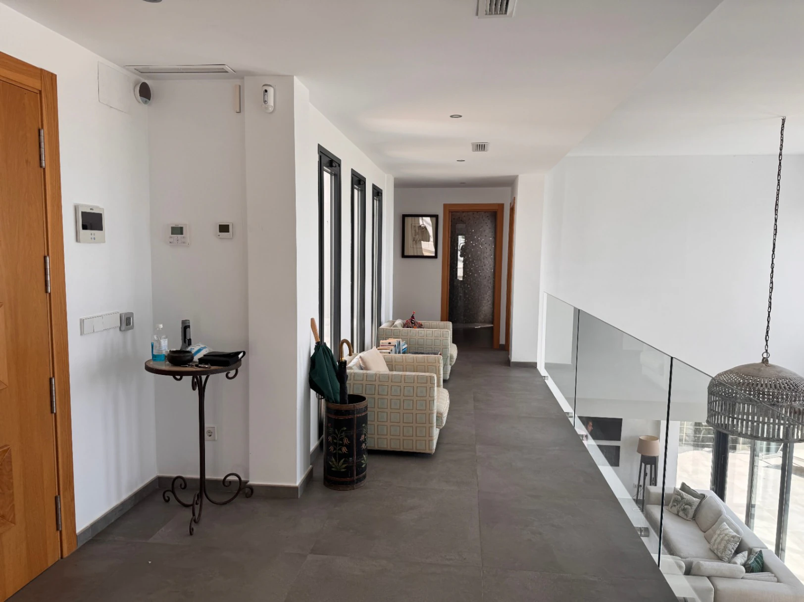 Moderna villa en venta en Benissa con vistas al mar, piscina infinity y diseño contemporáneo