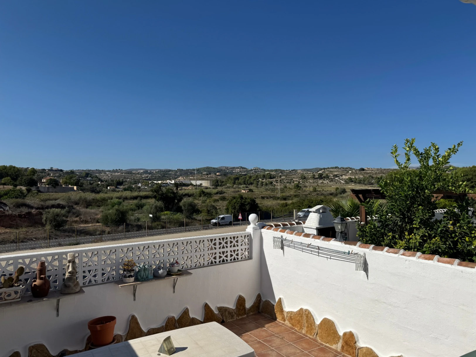 B1489 - Terraced house for sale in Moraira with 2 communal pools in residential area