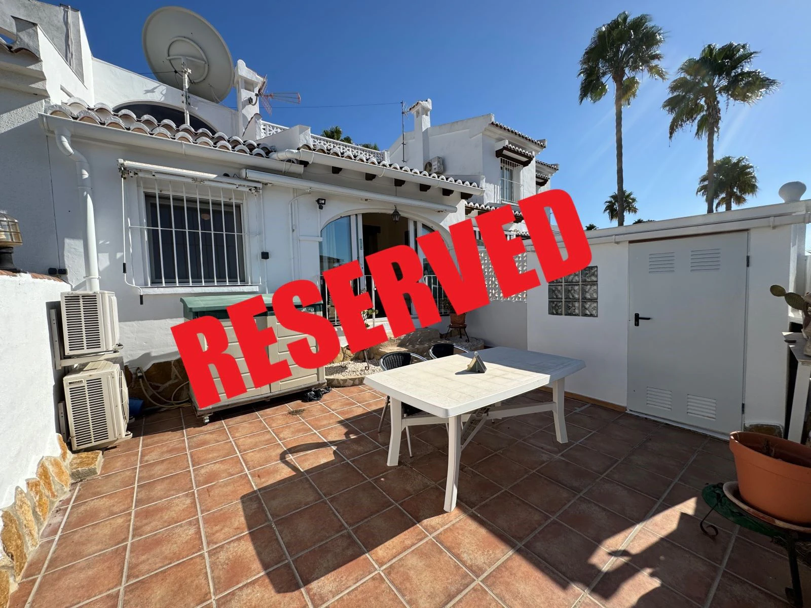 B1489 - Terraced house for sale in Moraira with 2 communal pools in residential area
