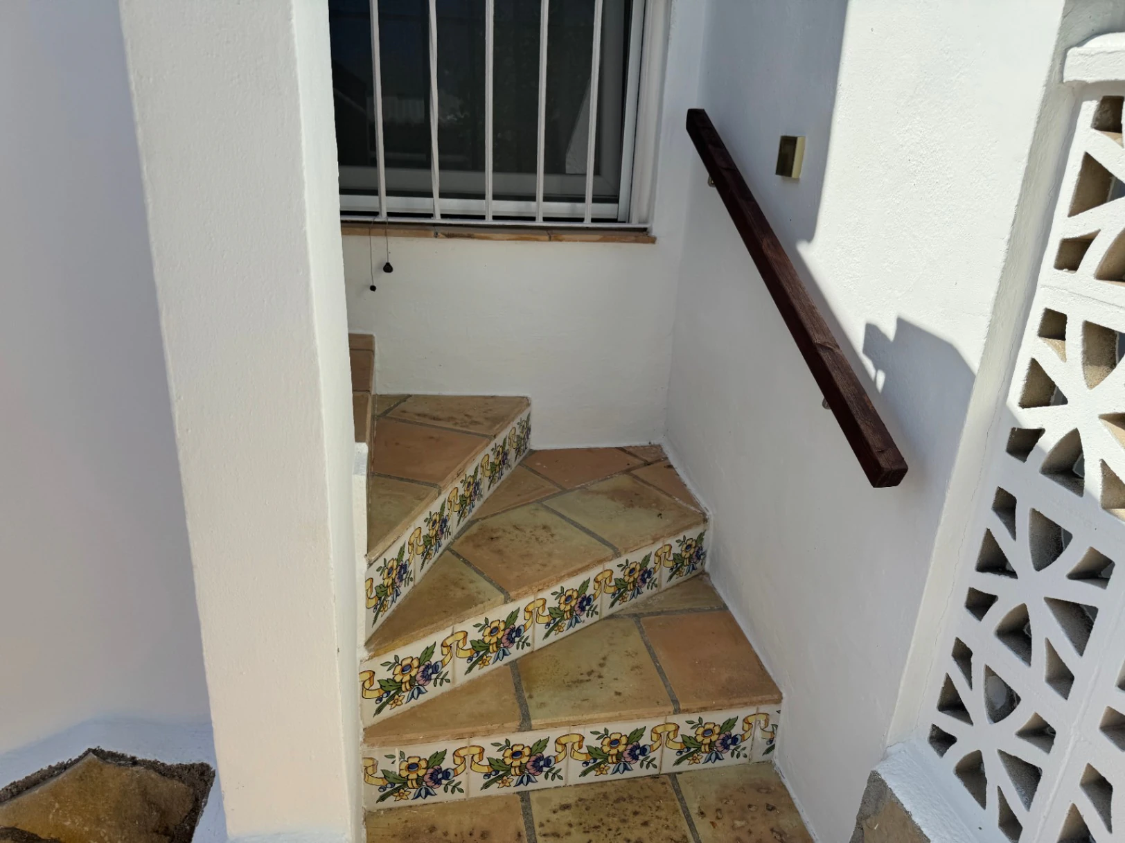 B1489 - Terraced house for sale in Moraira with 2 communal pools in residential area