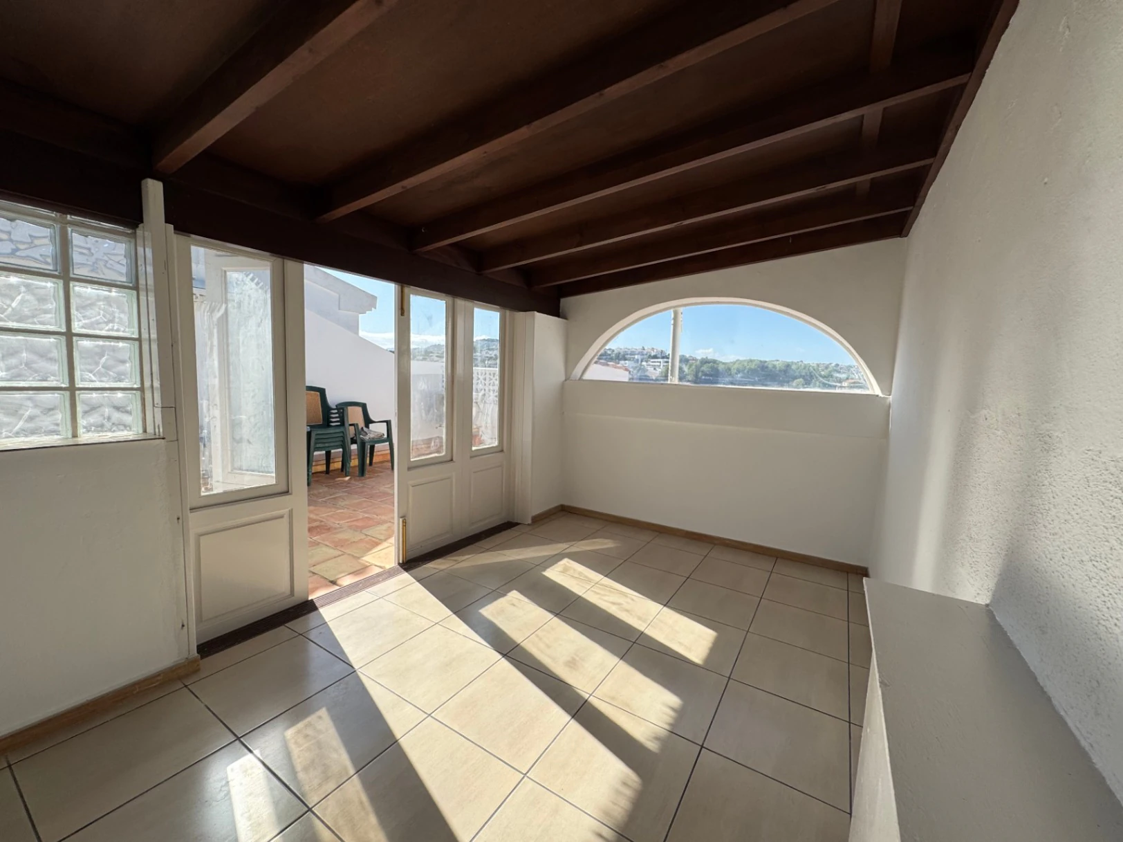 B1489 - Terraced house for sale in Moraira with 2 communal pools in residential area
