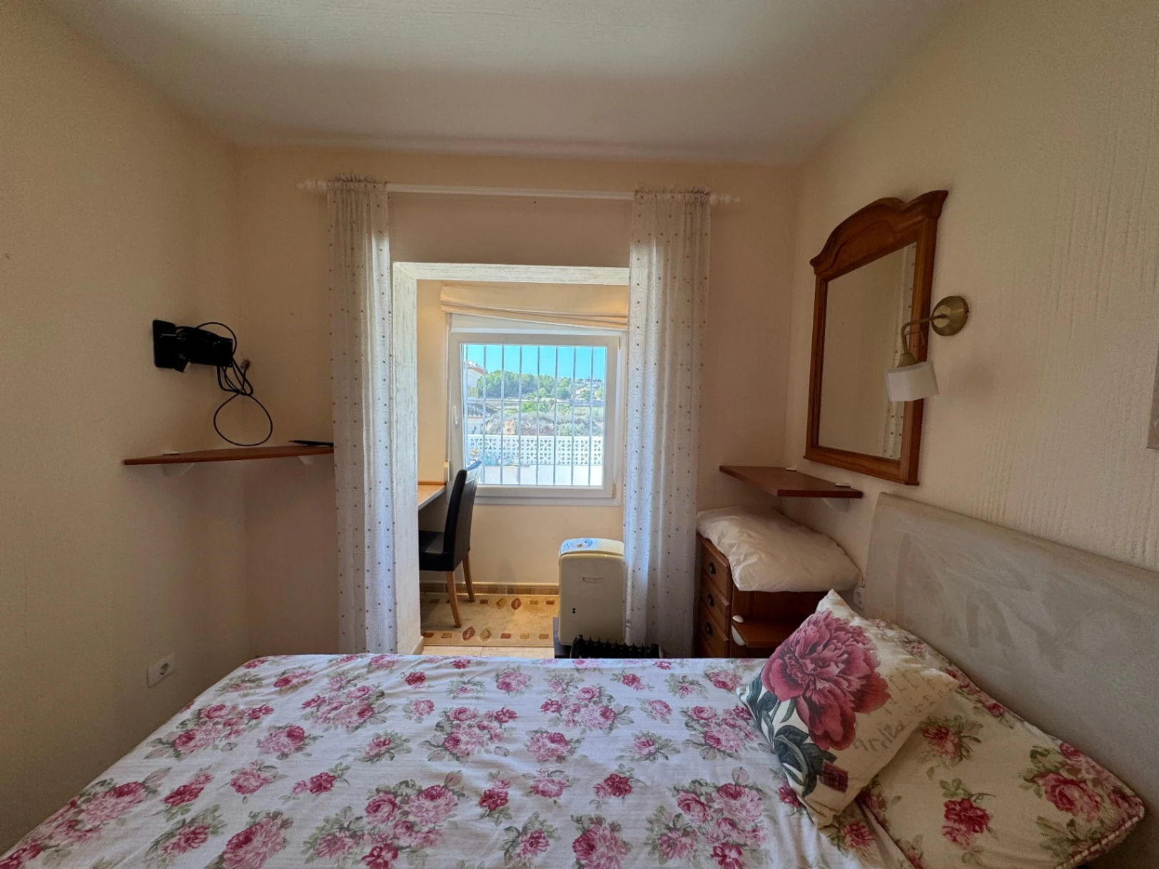 B1489 - Terraced house for sale in Moraira with 2 communal pools in residential area