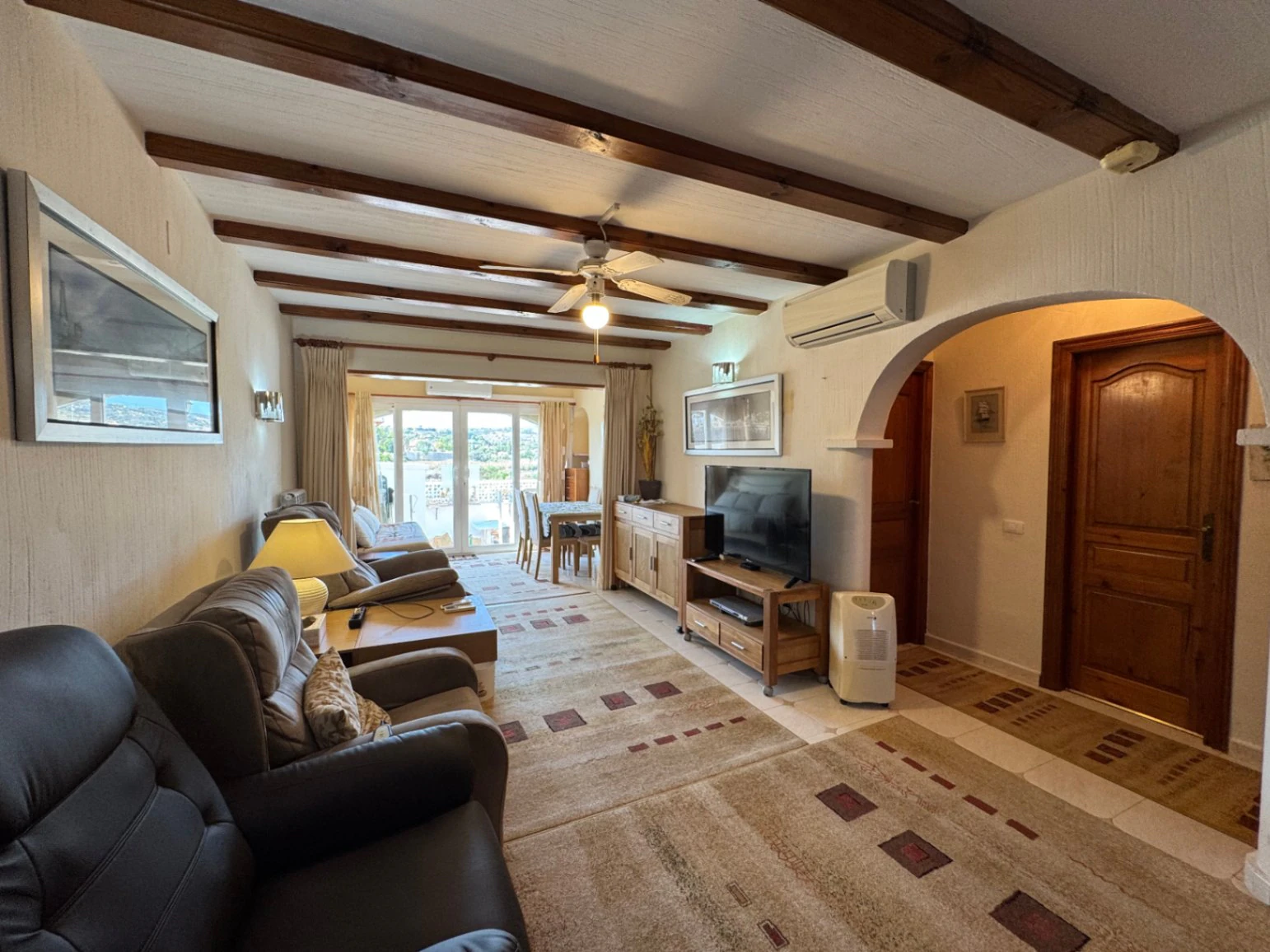 B1489 - Terraced house for sale in Moraira with 2 communal pools in residential area