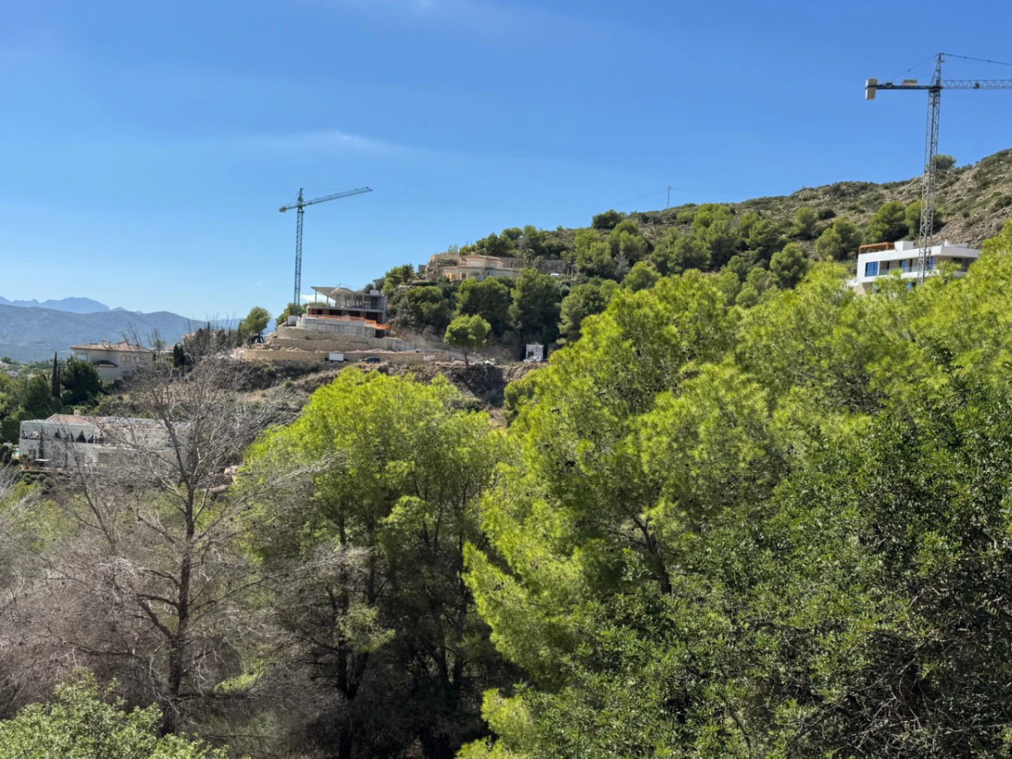 P0348 - Se vende parcela en Jávea de 1.665 m2