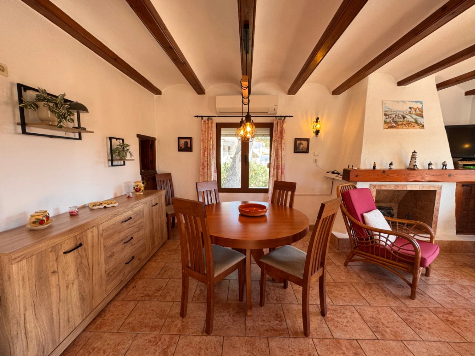 B1496 - Chalet semiadosado con vistas panorámicas y piscina comunitaria en Benitachell, cerca de Moraira