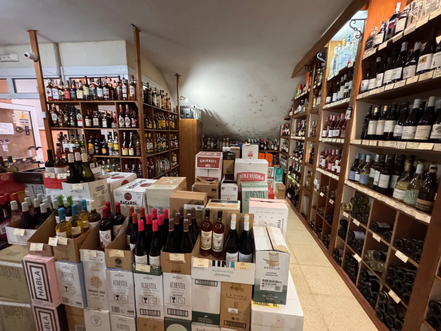 L0081B - Local comercial en venta en Moraira – Ubicación estratégica en carretera principal