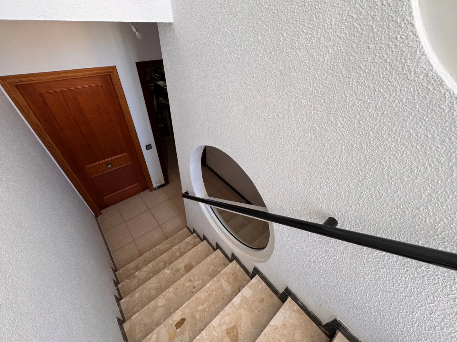 L0081A - Local comercial en venta en Moraira – Negocio listo para empezar a funcionar con stock incluido, ubicación en carretera principal