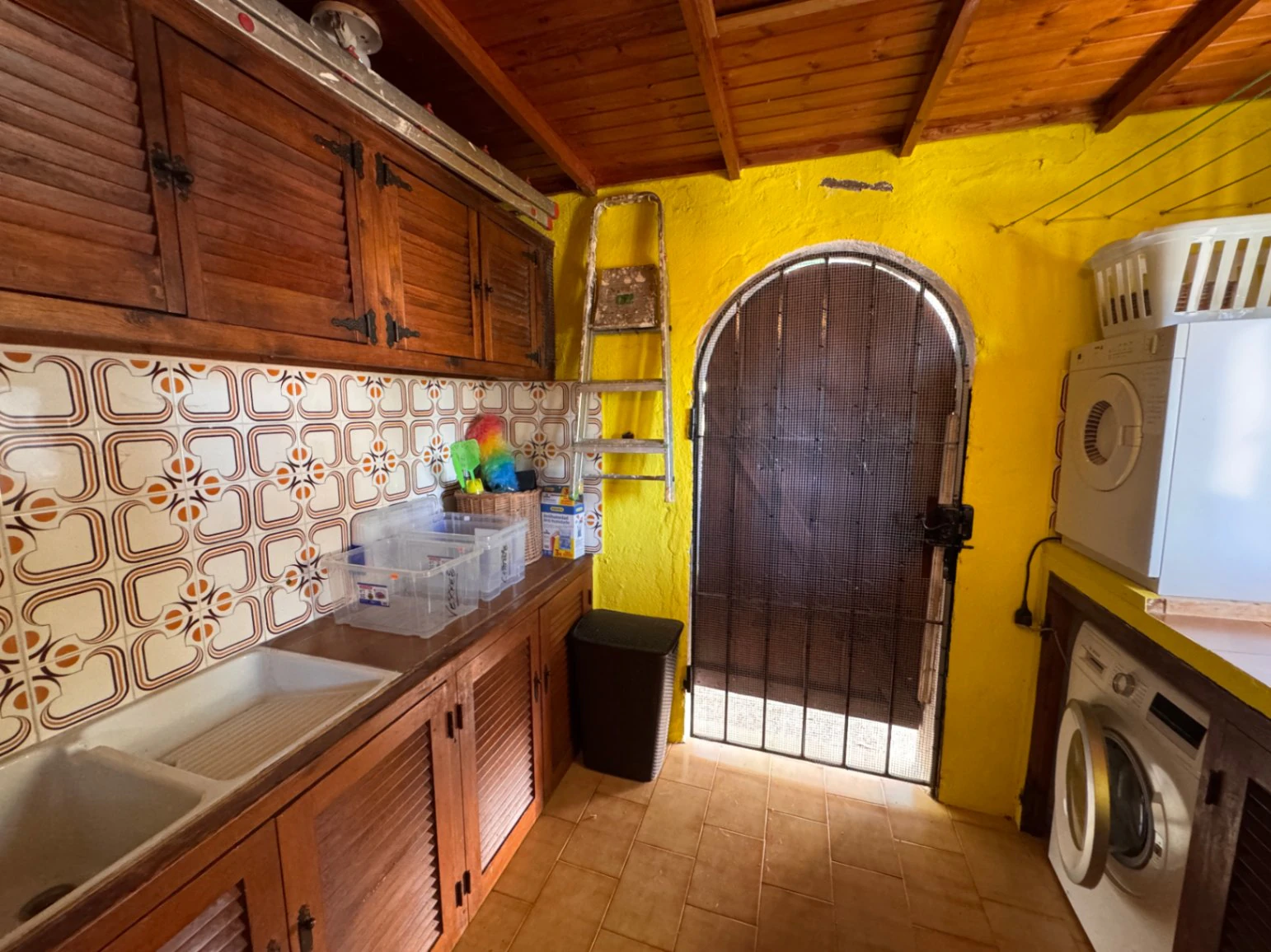 B1496 - Chalet semiadosado con vistas panorámicas y piscina comunitaria en Benitachell, cerca de Moraira