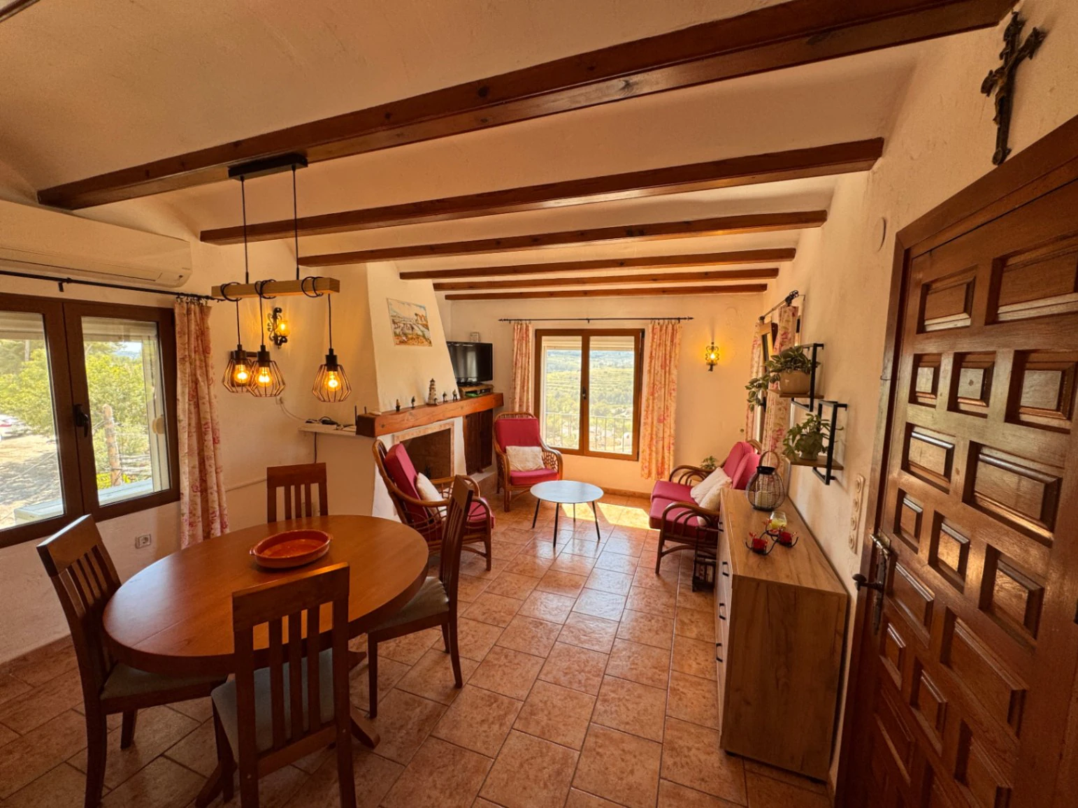 B1496 - Chalet semiadosado con vistas panorámicas y piscina comunitaria en Benitachell, cerca de Moraira