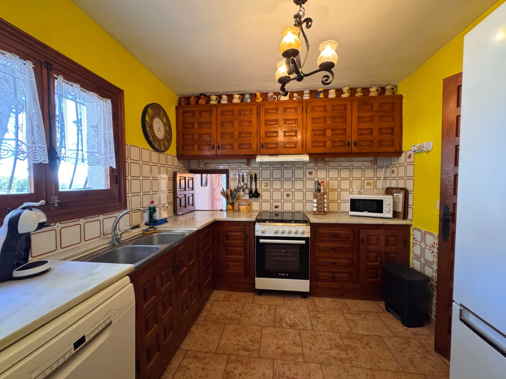 B1496 - Chalet semiadosado con vistas panorámicas y piscina comunitaria en Benitachell, cerca de Moraira