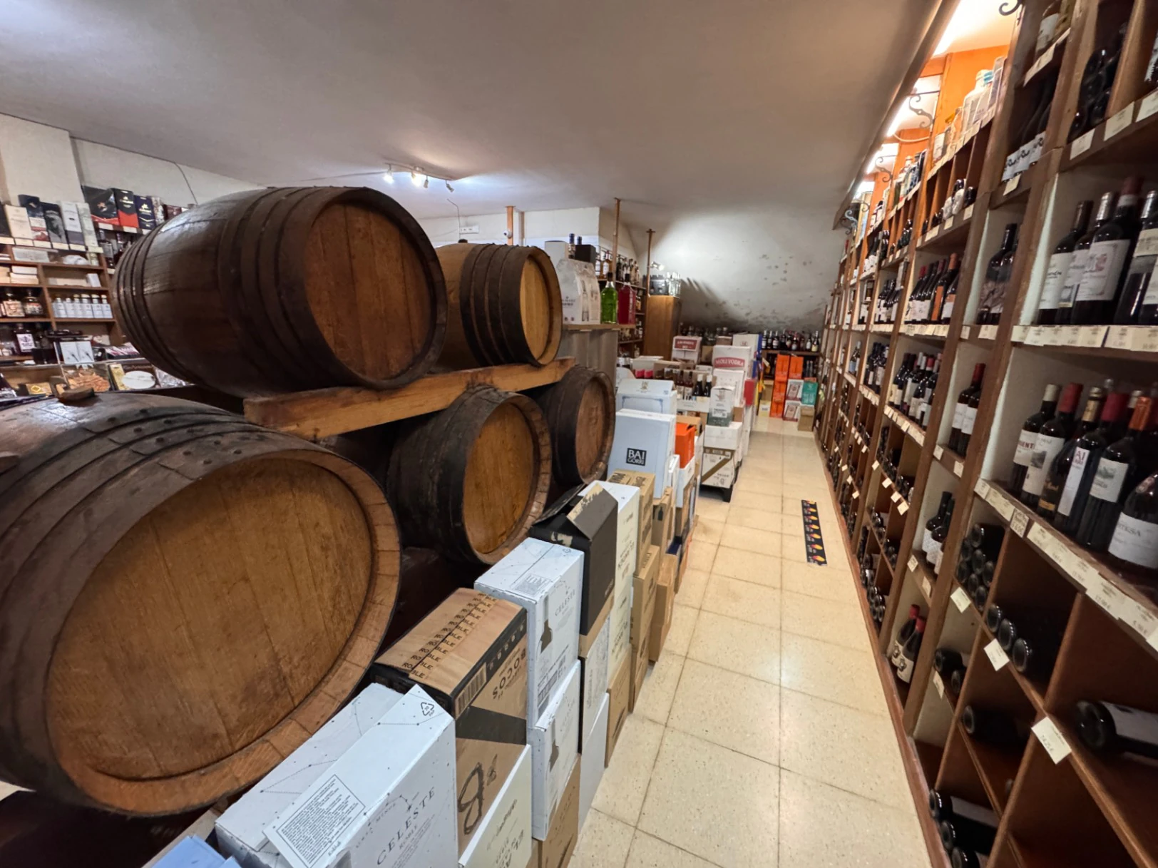 L0081A - Local comercial en venta en Moraira – Negocio listo para empezar a funcionar con stock incluido, ubicación en carretera principal