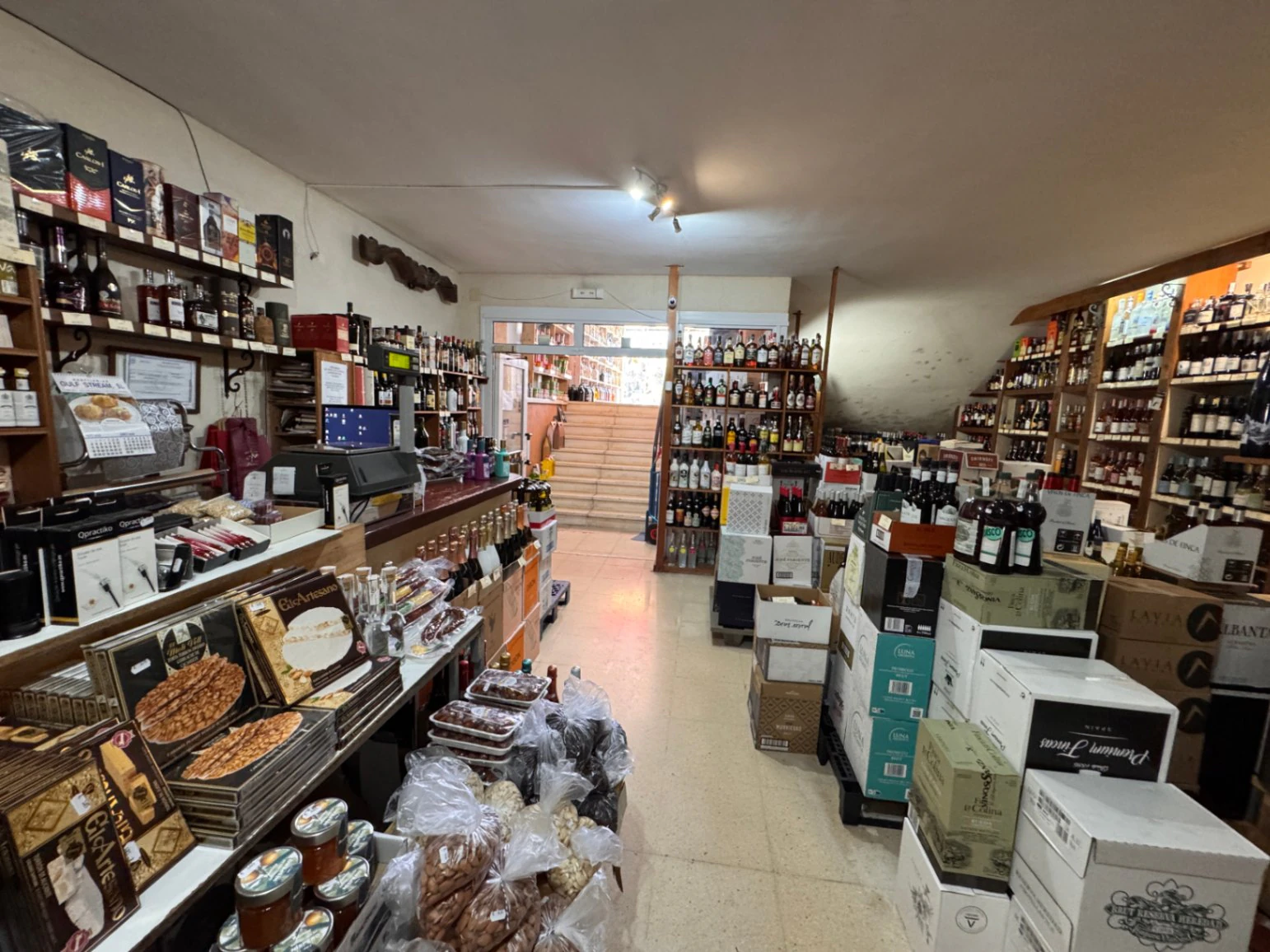 L0081A - Local comercial en venta en Moraira – Negocio listo para empezar a funcionar con stock incluido, ubicación en carretera principal