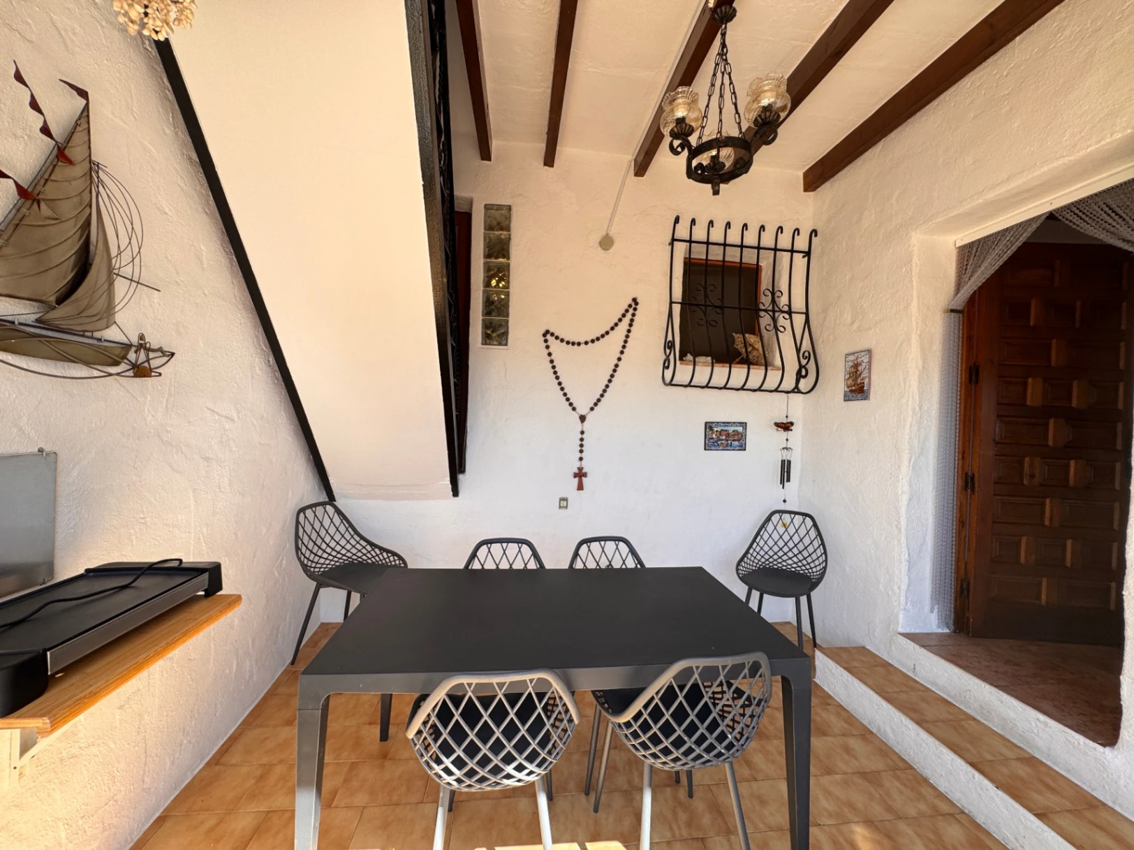 B1496 - Chalet semiadosado con vistas panorámicas y piscina comunitaria en Benitachell, cerca de Moraira