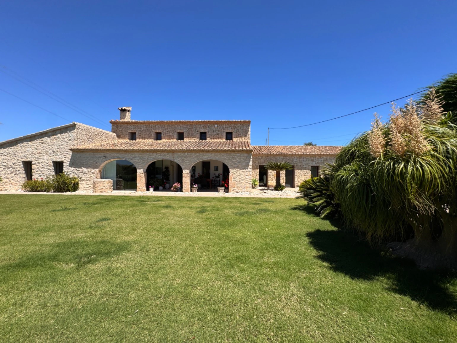 F0211 - Exklusive Stein-Finca mit Charakter, modernem Interieur und Pool in Benissa – Costa Blanca