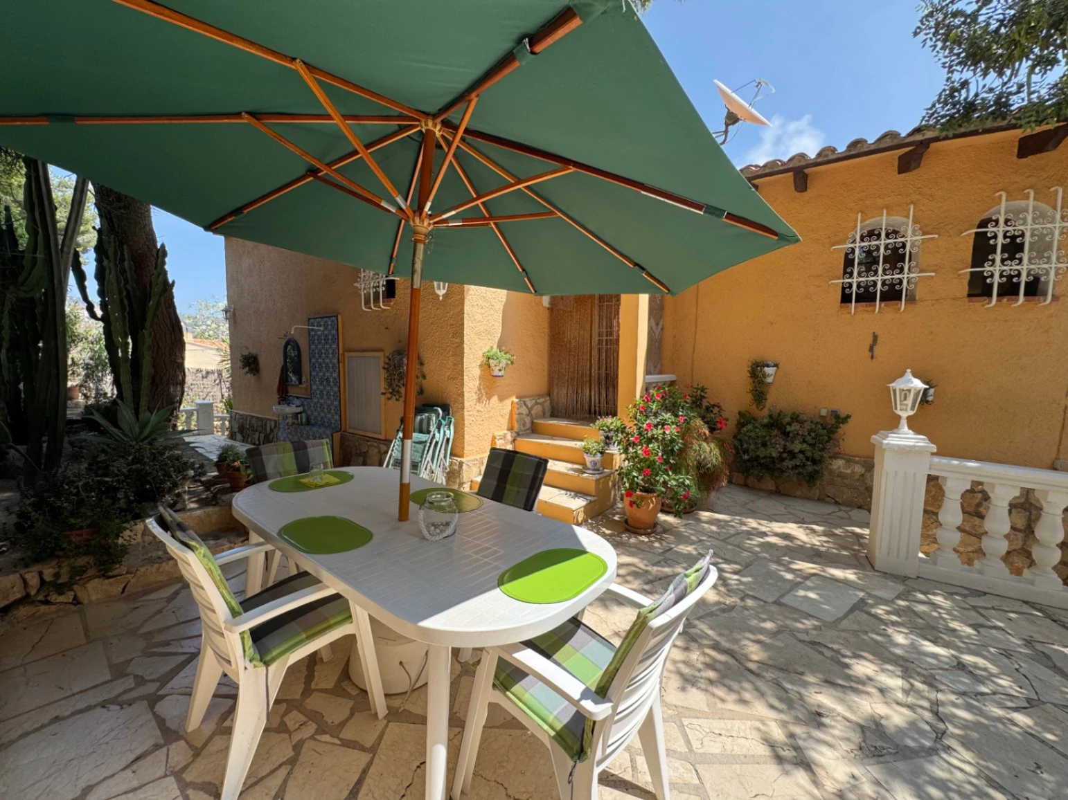 Villa in Benissa-Costa met mooi zeezicht en op 700 m van Cala Baladrar