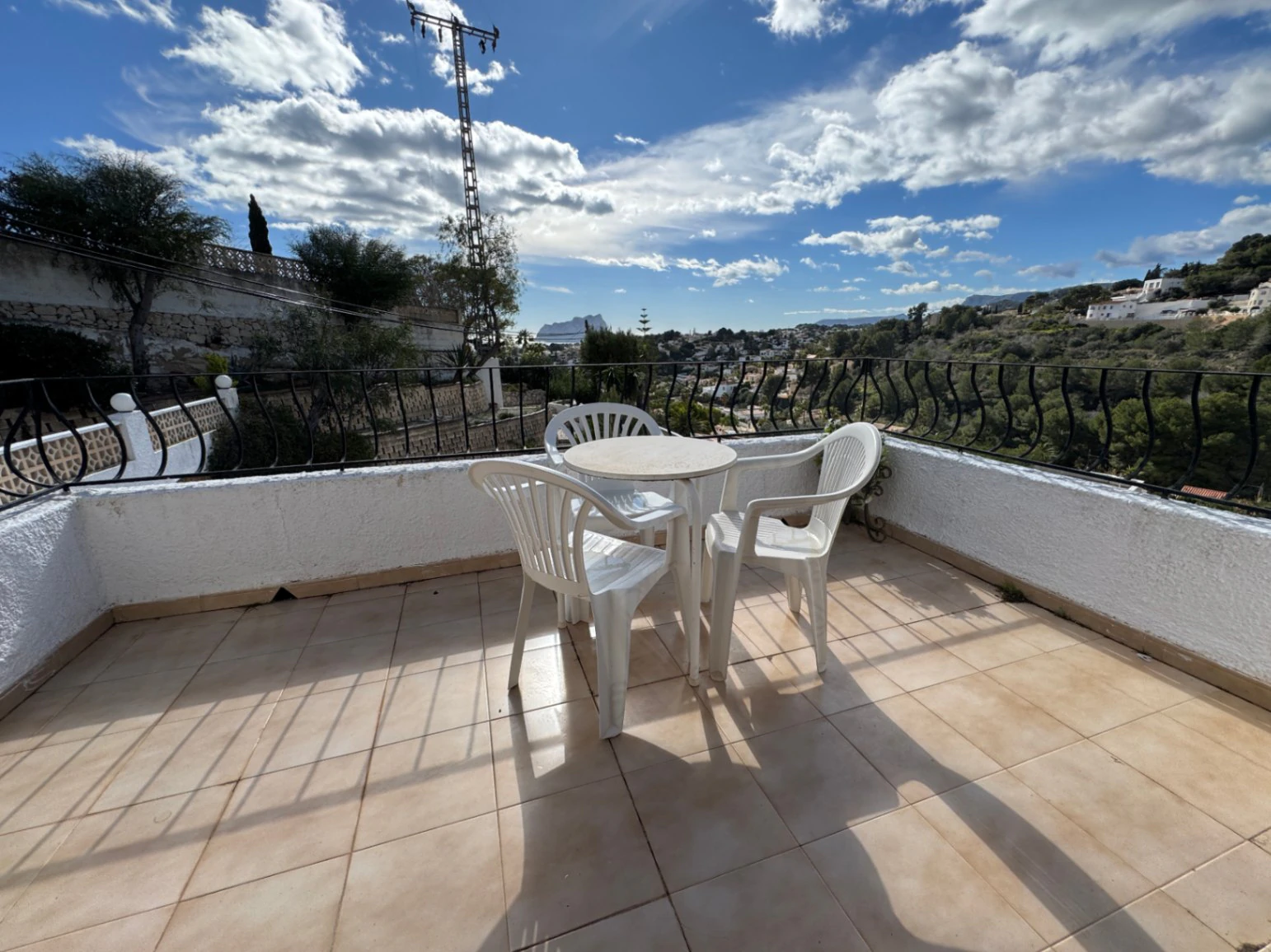 CH3392 - Villa de 3 Dormitorios entre Moraira y Benissa con Vistas al Mar para Reformar