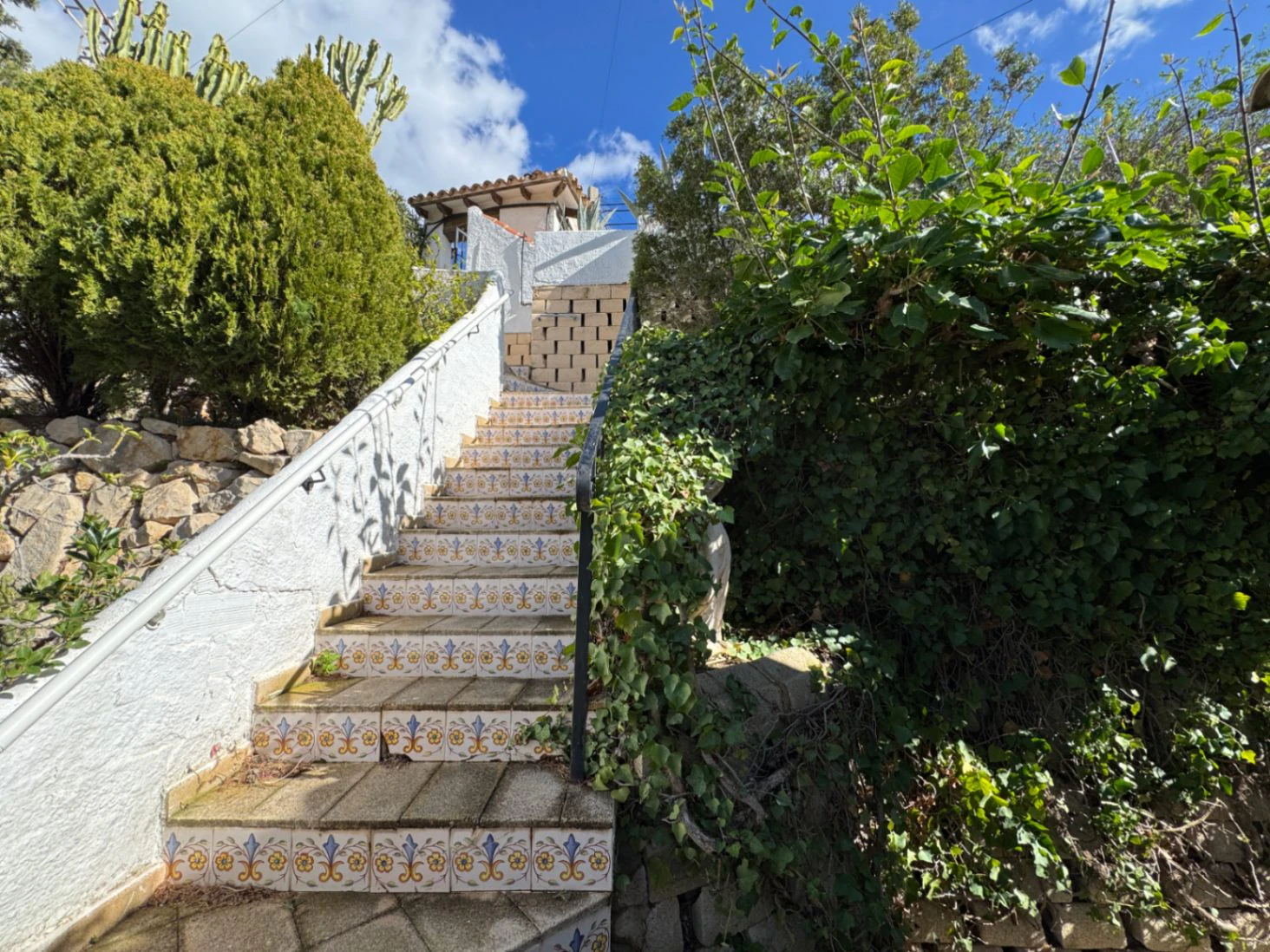 CH3392 - Villa de 3 Dormitorios entre Moraira y Benissa con Vistas al Mar para Reformar