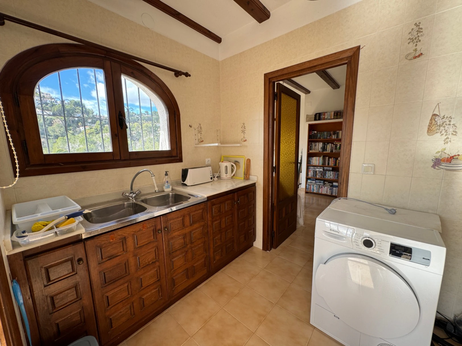 CH3392 - Villa de 3 Dormitorios entre Moraira y Benissa con Vistas al Mar para Reformar