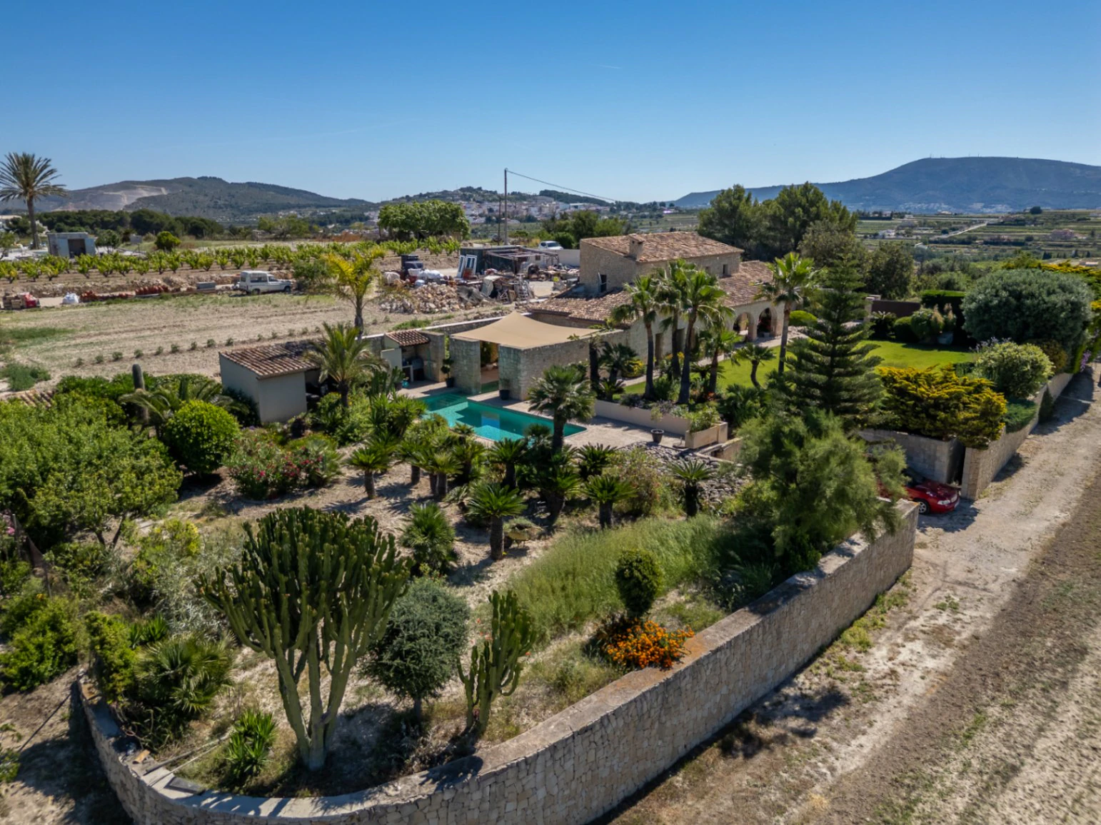 F0211 - Exklusive Stein-Finca mit Charakter, modernem Interieur und Pool in Benissa – Costa Blanca