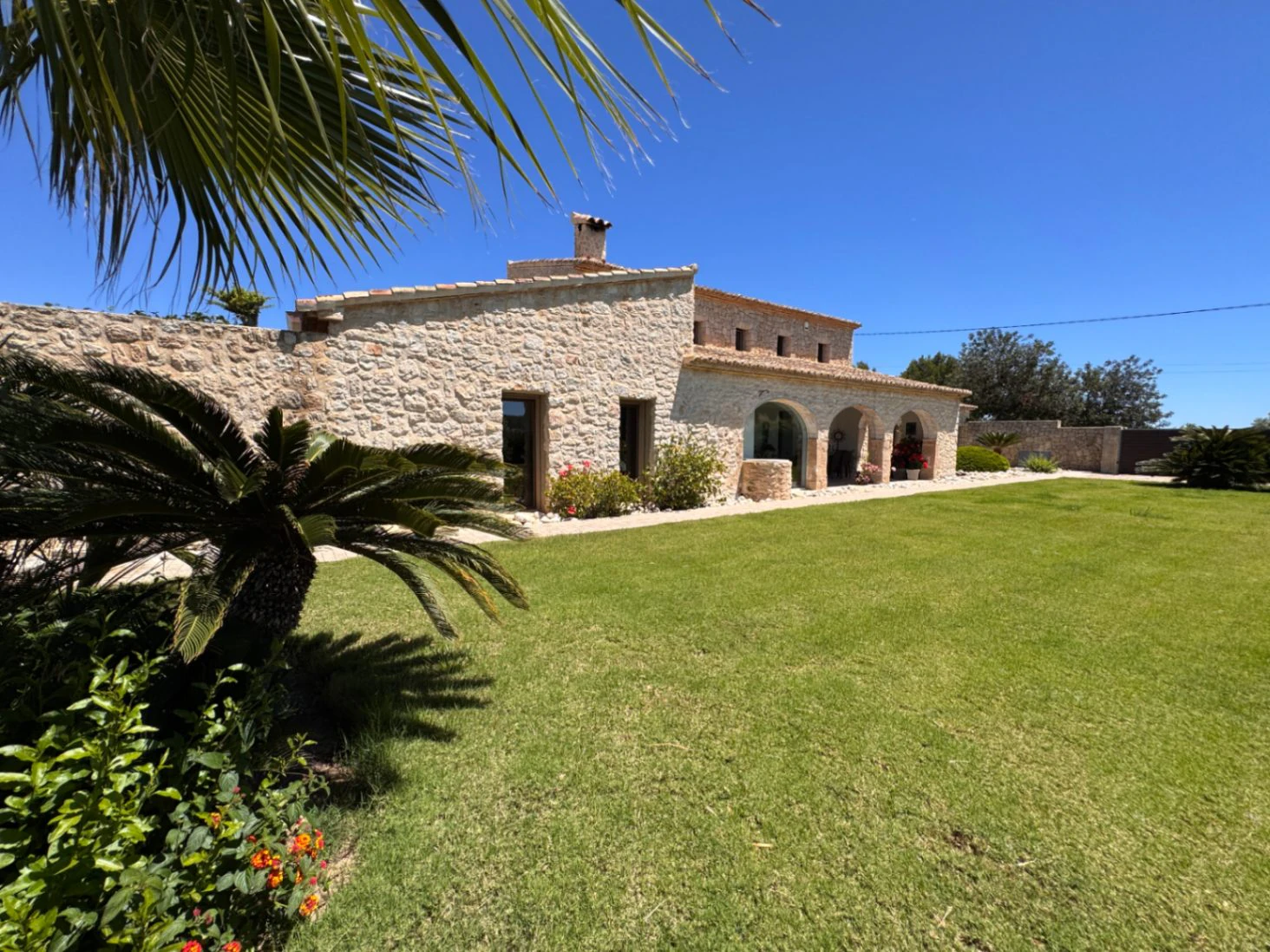 F0211 - Exklusive Stein-Finca mit Charakter, modernem Interieur und Pool in Benissa – Costa Blanca