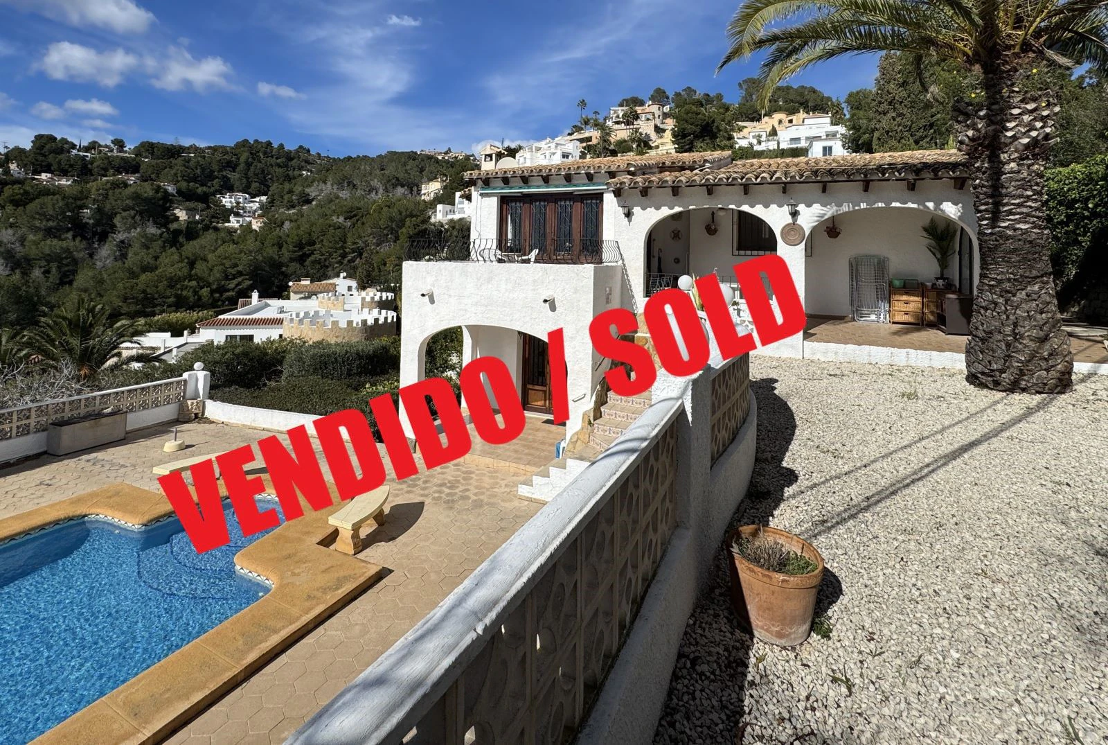 CH3392 - Villa de 3 Dormitorios entre Moraira y Benissa con Vistas al Mar para Reformar