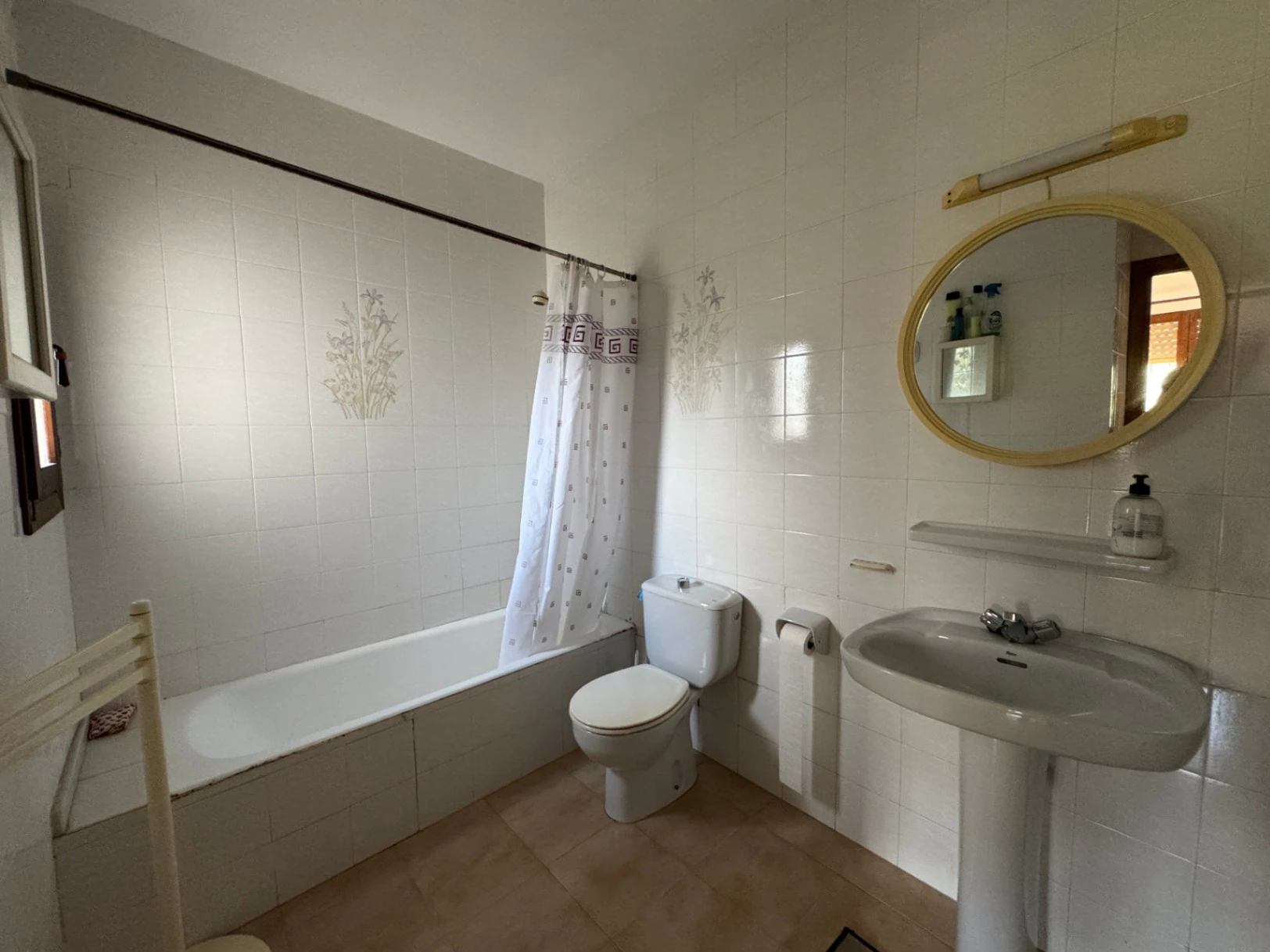 CH3392 - Villa de 3 Dormitorios entre Moraira y Benissa con Vistas al Mar para Reformar