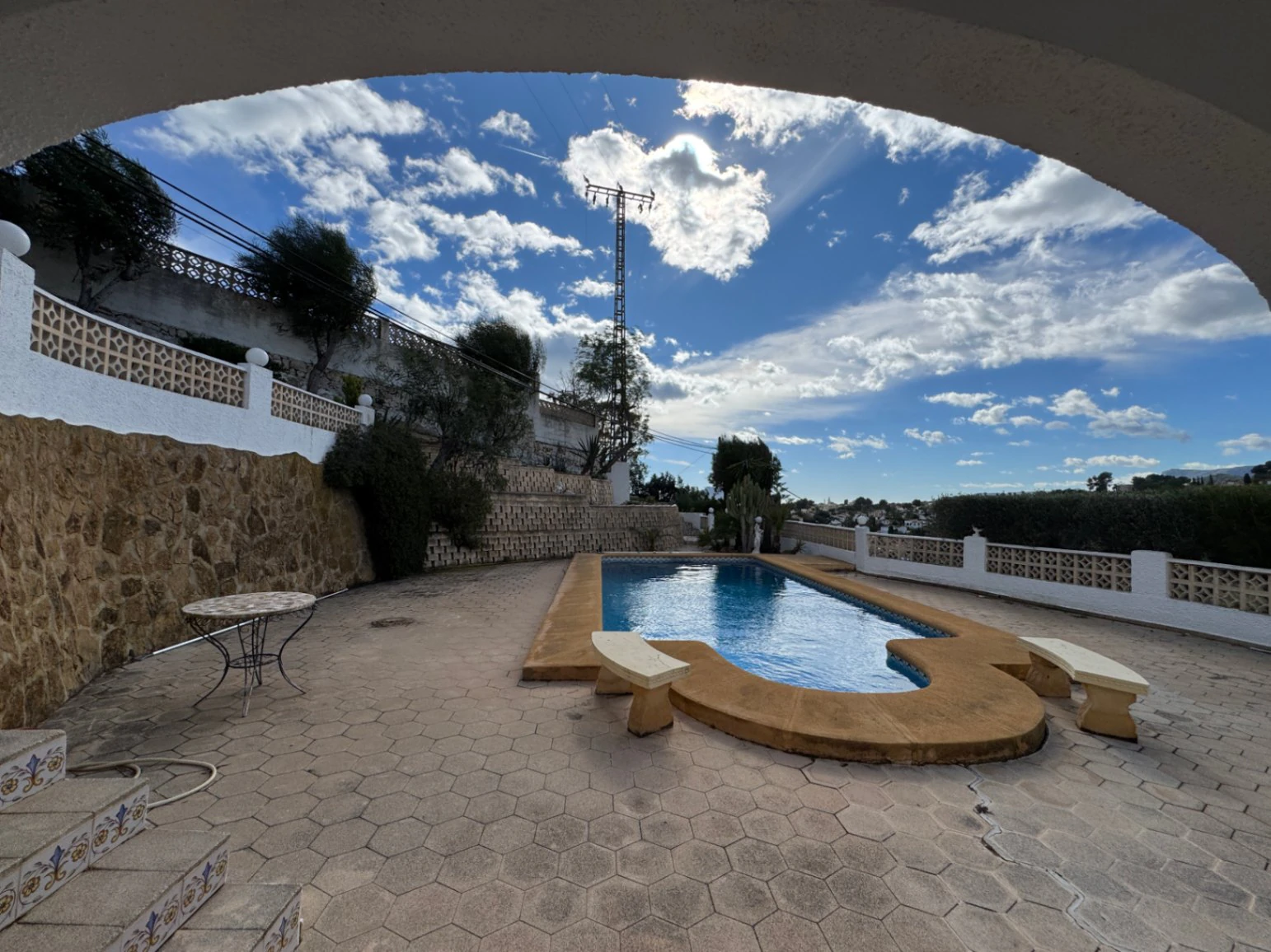 CH3392 - Villa de 3 Dormitorios entre Moraira y Benissa con Vistas al Mar para Reformar