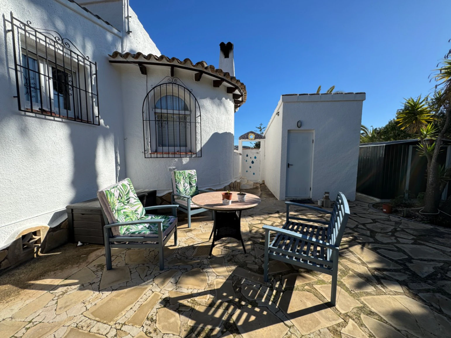CH3390 - Villa zum Verkauf in Moraira mit Pool, freiem Blick und Privatsphäre