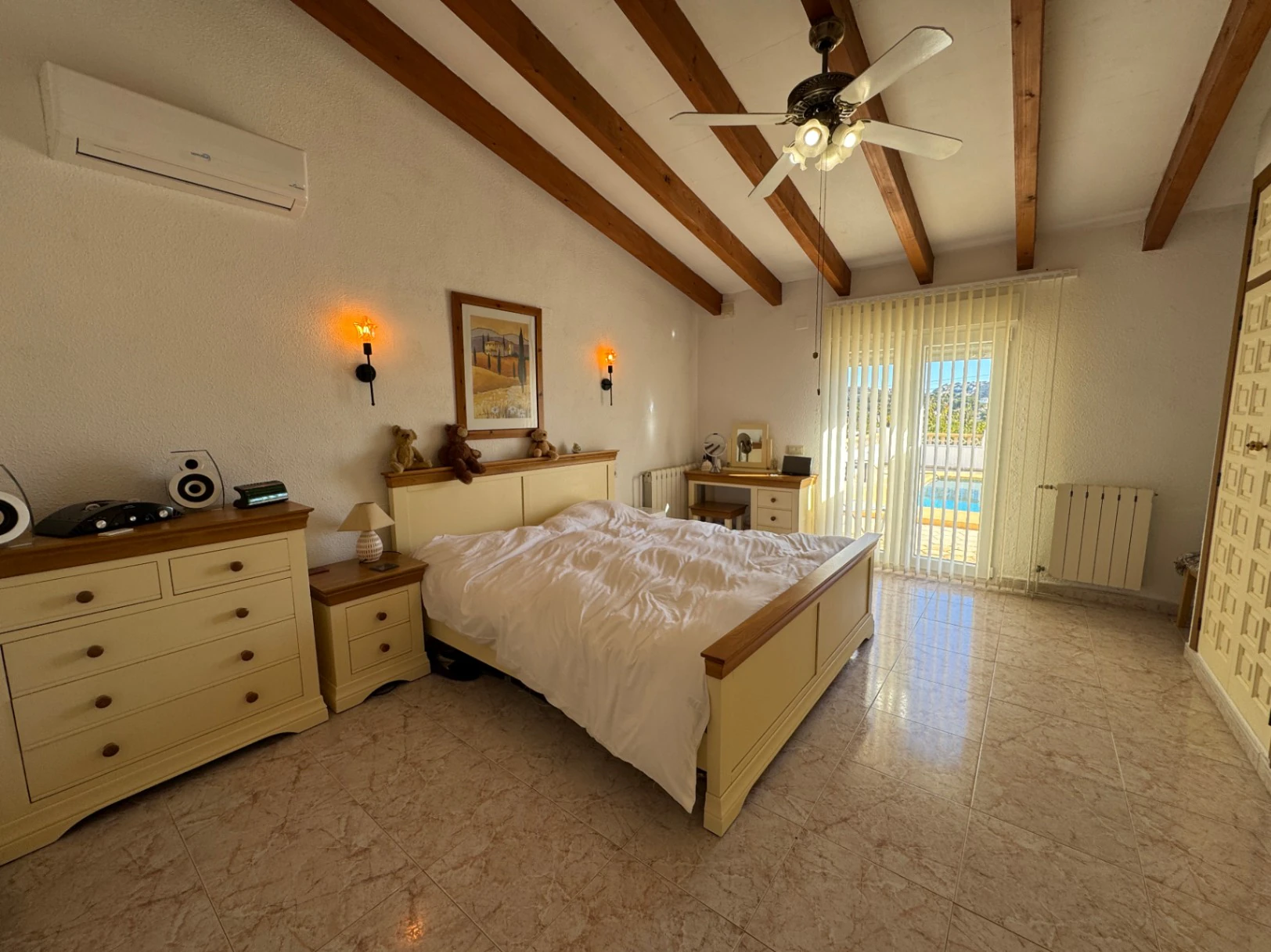 CH3390 - Villa zum Verkauf in Moraira mit Pool, freiem Blick und Privatsphäre