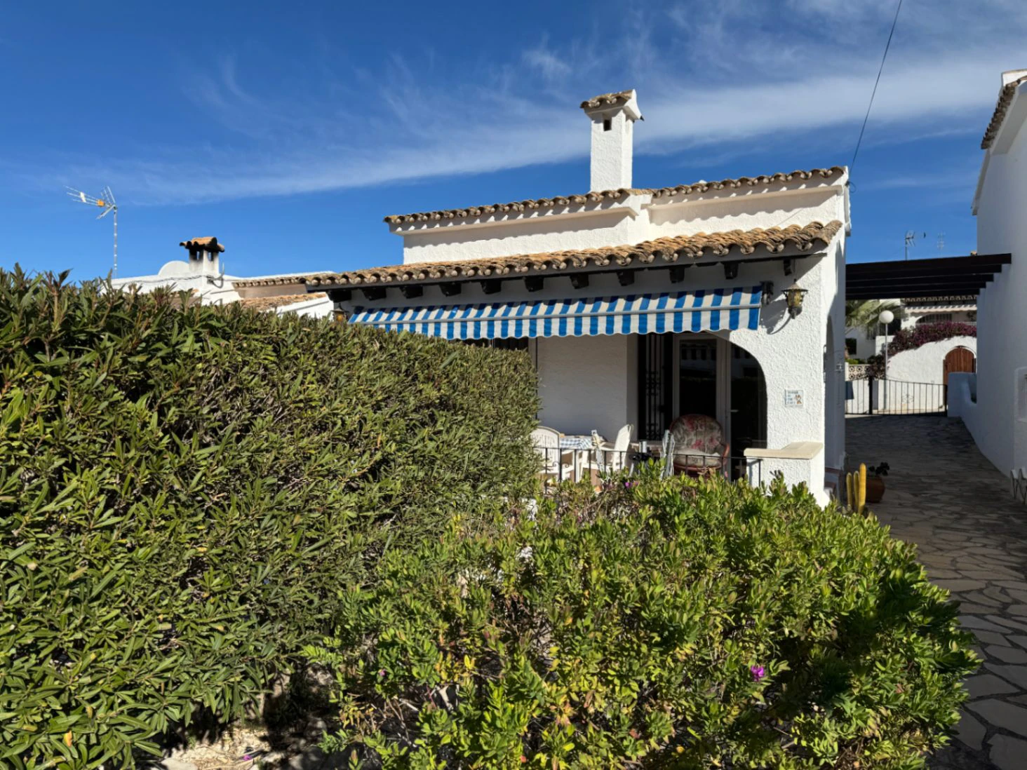 B1492 - Detached Villa for Sale in Moraira – Villotel, South-Facing with Panoramic Views