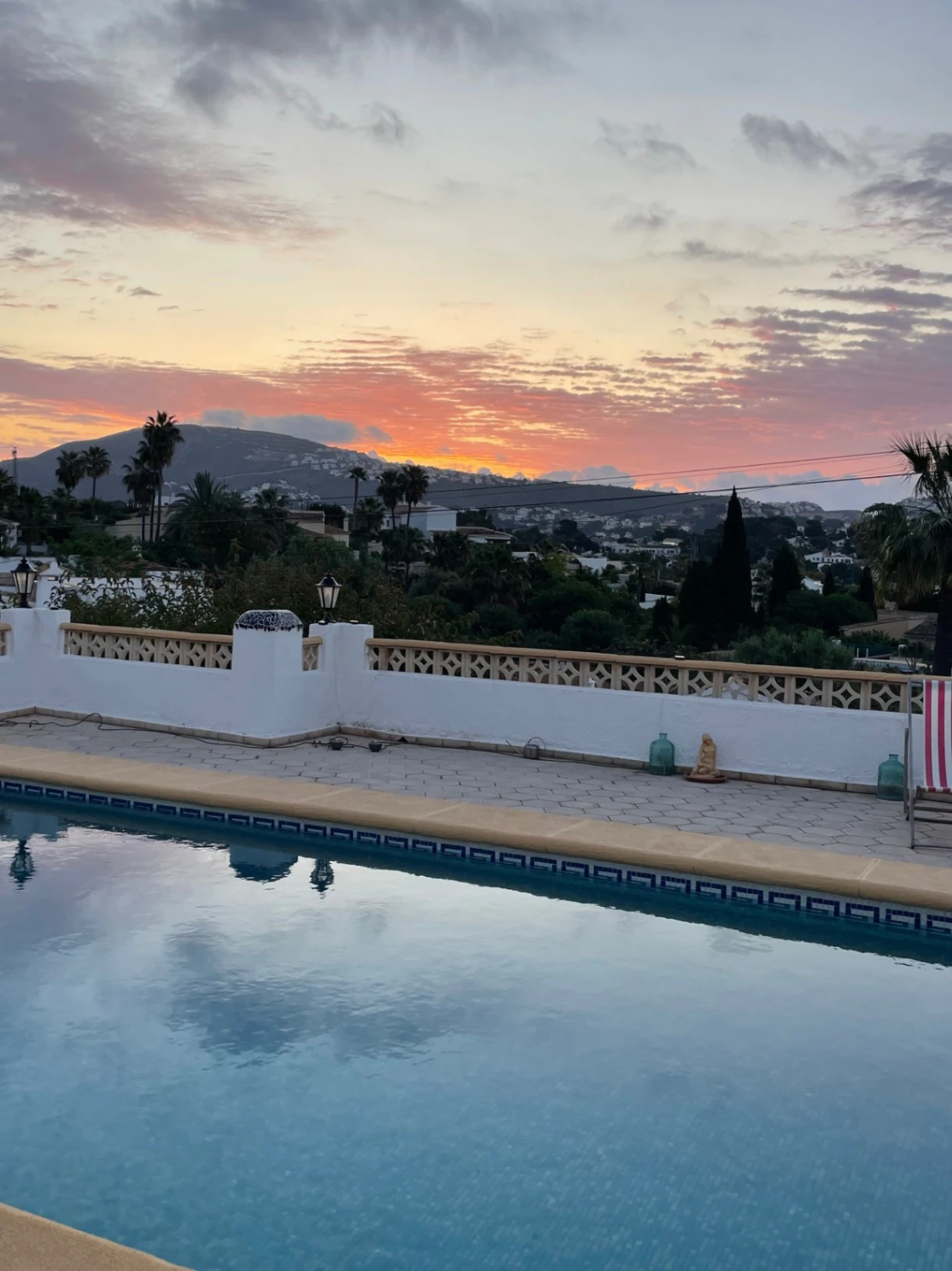 CH3390 - Villa zum Verkauf in Moraira mit Pool, freiem Blick und Privatsphäre