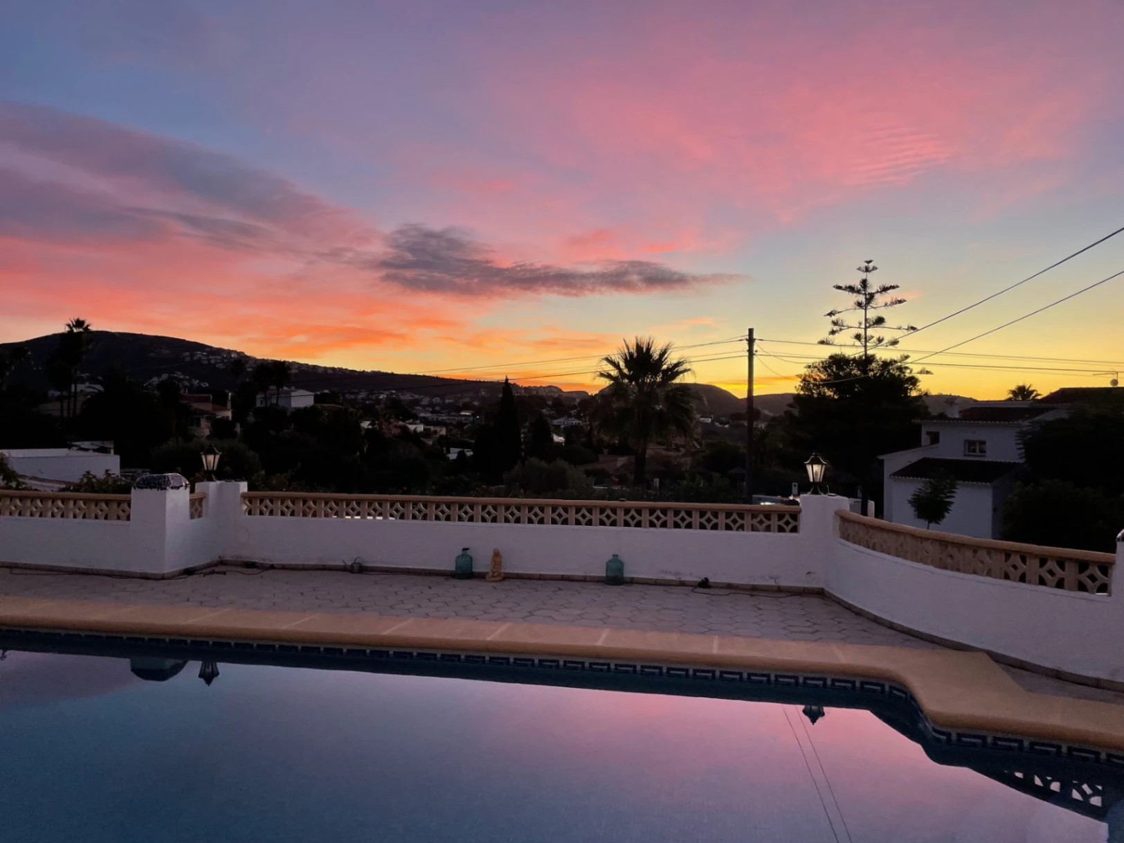 CH3390 - Villa zum Verkauf in Moraira mit Pool, freiem Blick und Privatsphäre