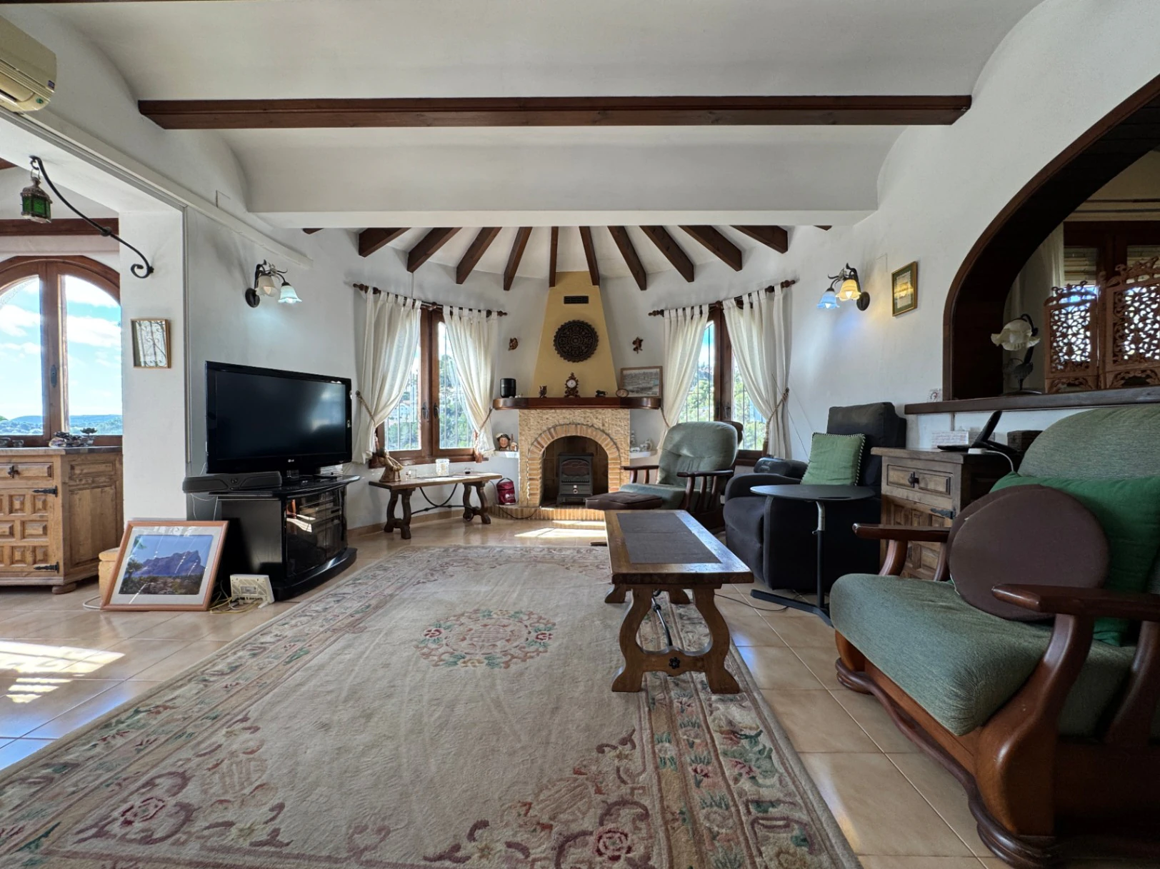 CH3392 - 3-Bedroom Villa between Moraira and Benissa with Sea Views for Renovation