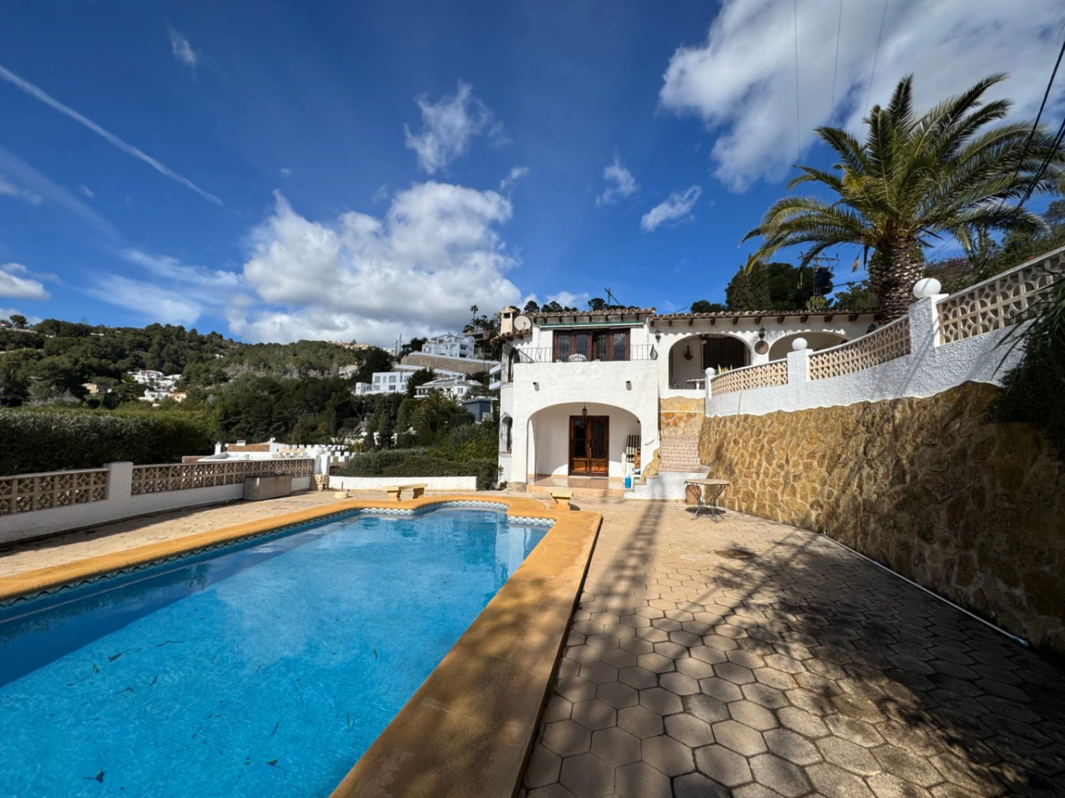 CH3392 - 3-Bedroom Villa between Moraira and Benissa with Sea Views for Renovation