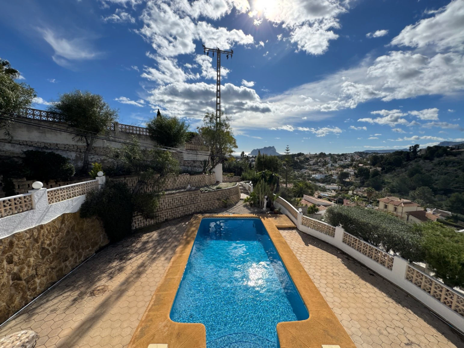 CH3392 - 3-Bedroom Villa between Moraira and Benissa with Sea Views for Renovation