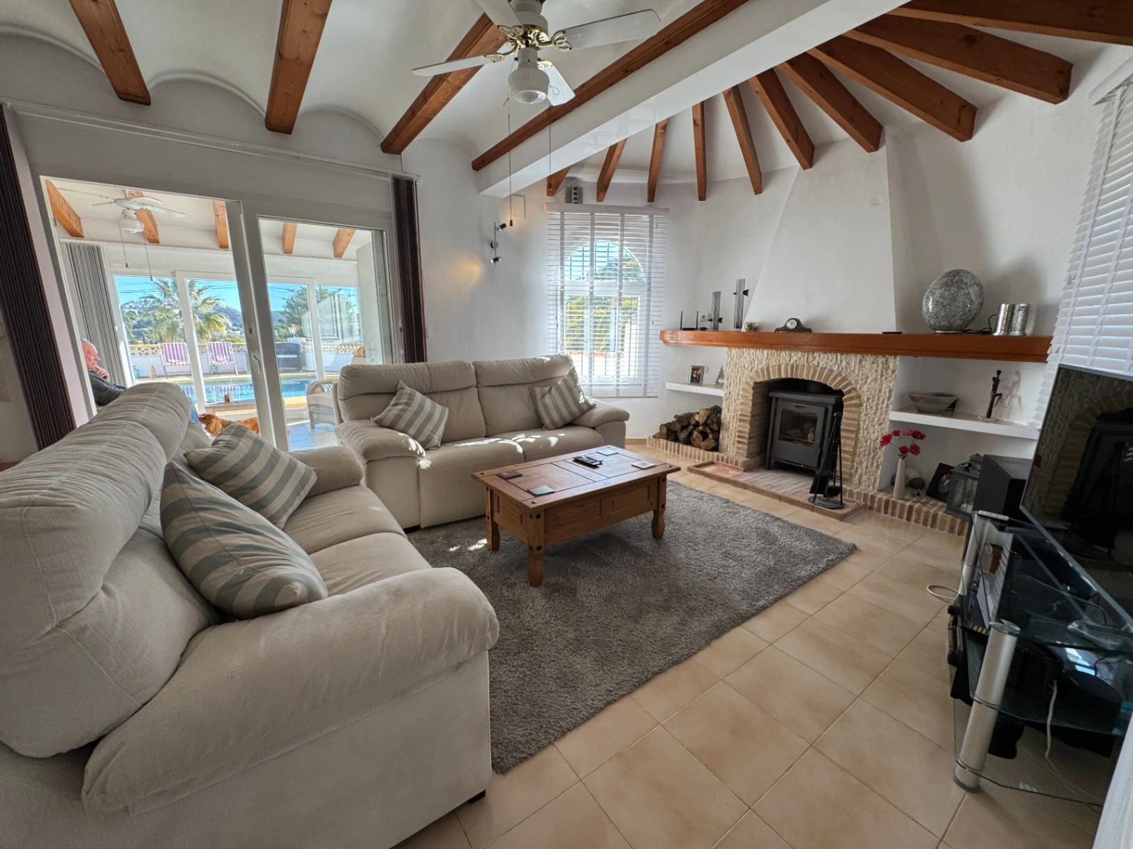 CH3390 - Villa zum Verkauf in Moraira mit Pool, freiem Blick und Privatsphäre