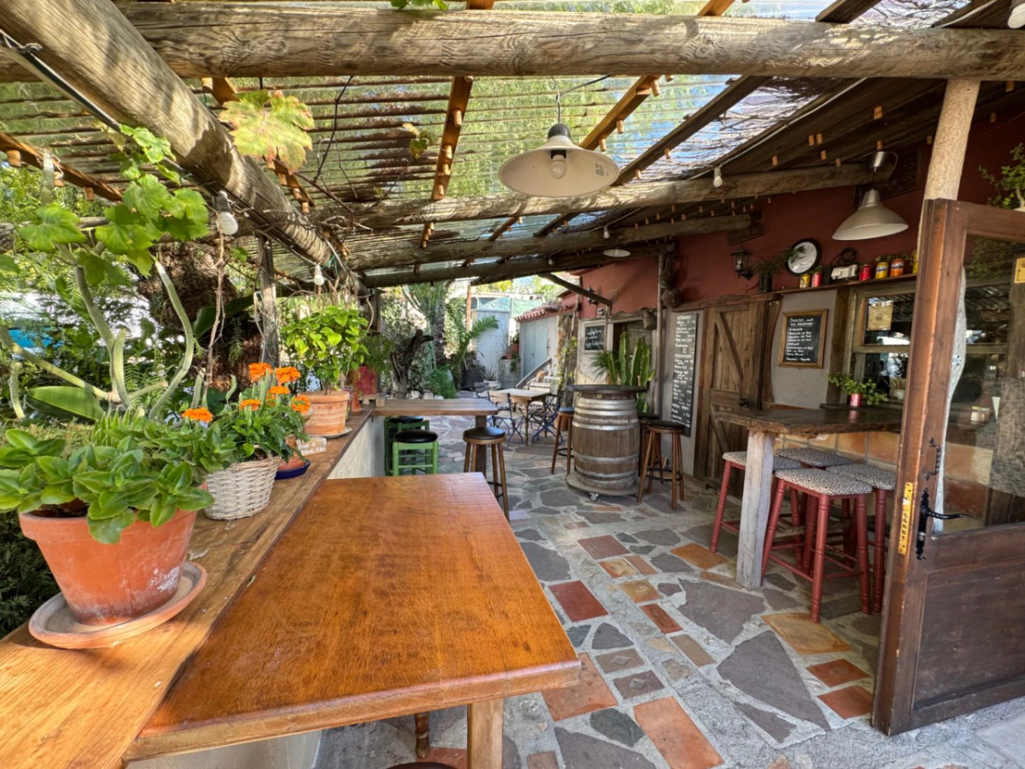 CH3372 - Property with conversion potential into a villa near shops, golf, and coves in Moraira – Benissa Costa