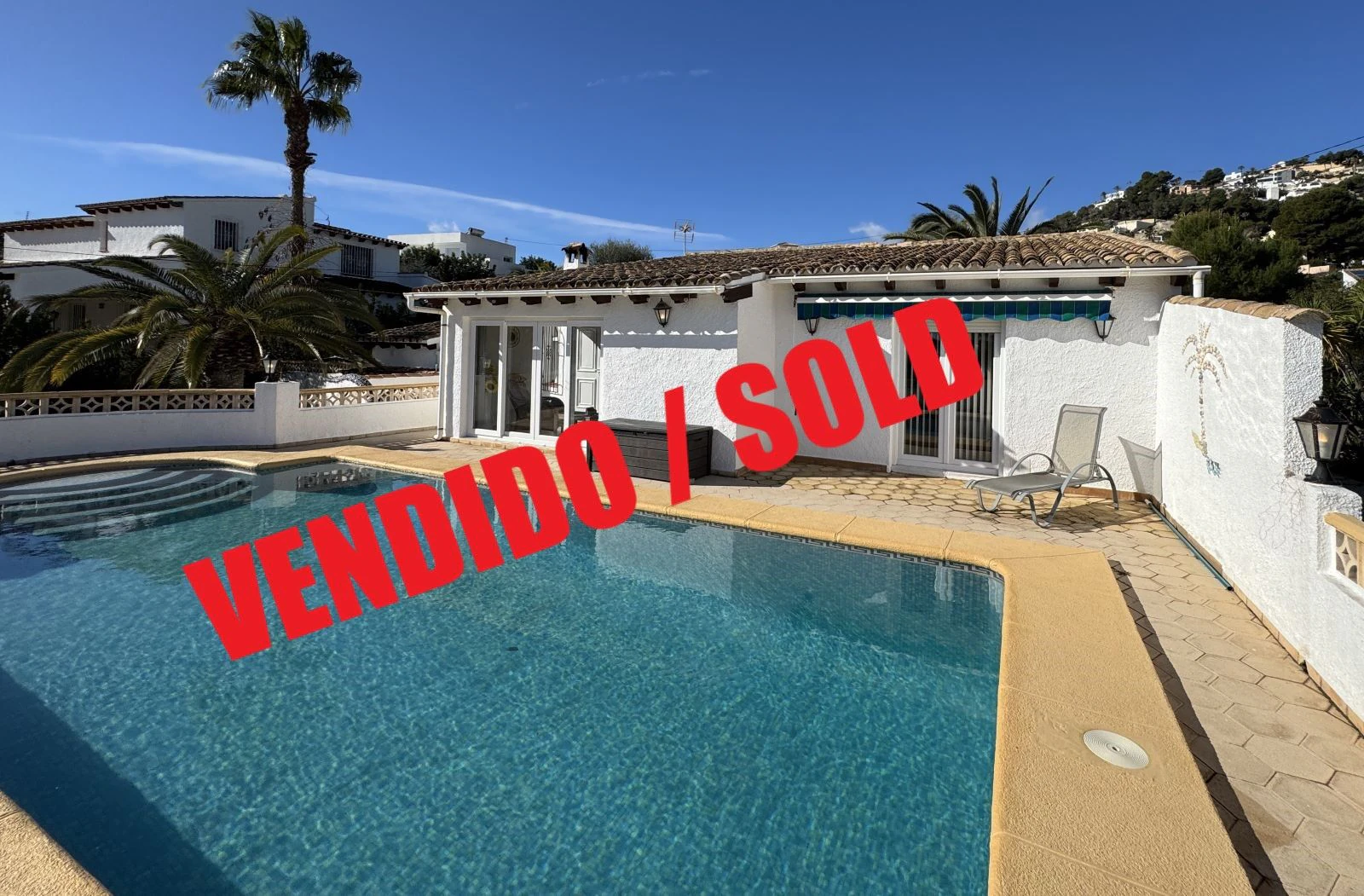 Villa for sale in Moraira with pool, open views and privacy
