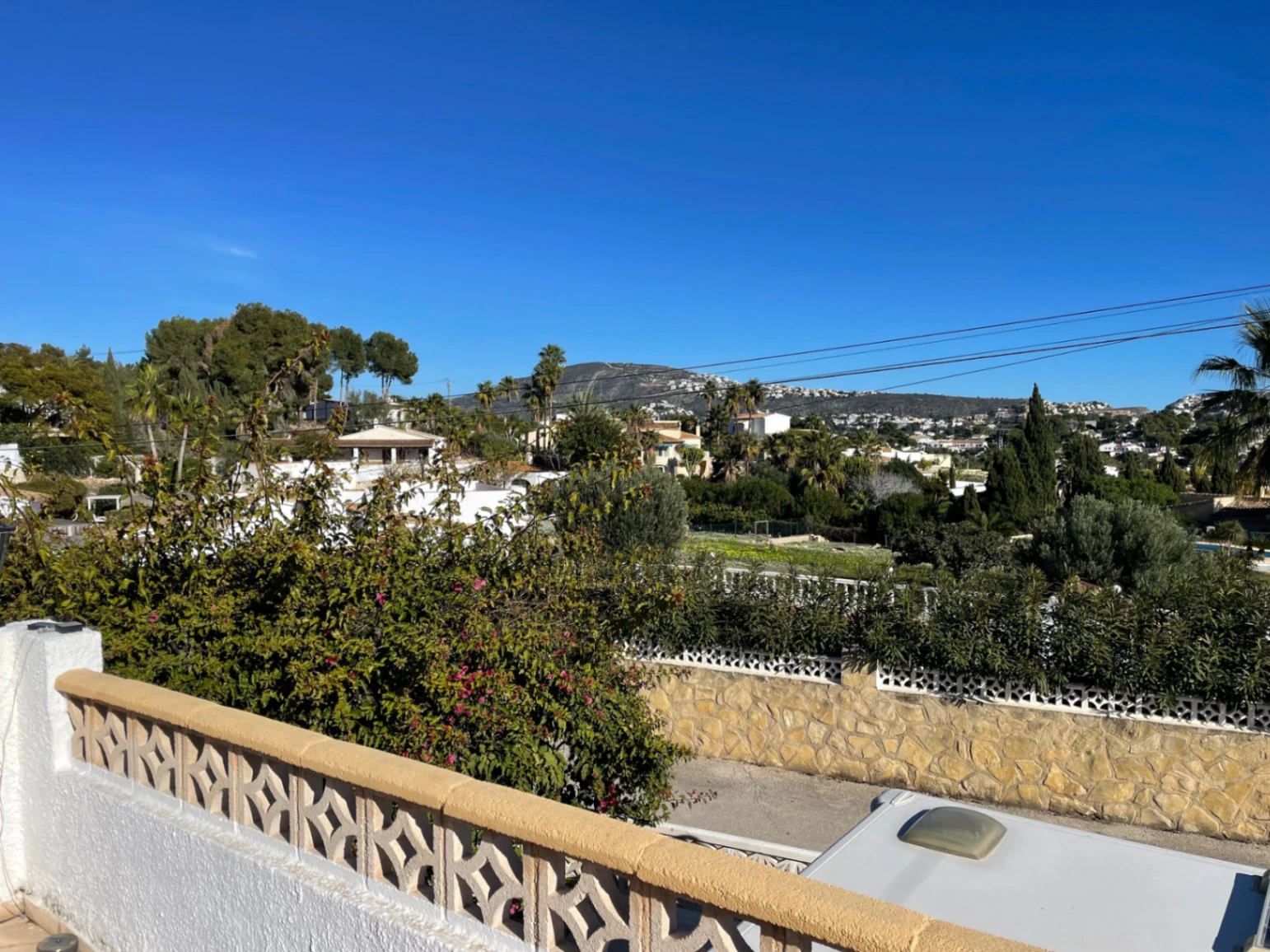 Villa for sale in Moraira with pool, open views and privacy